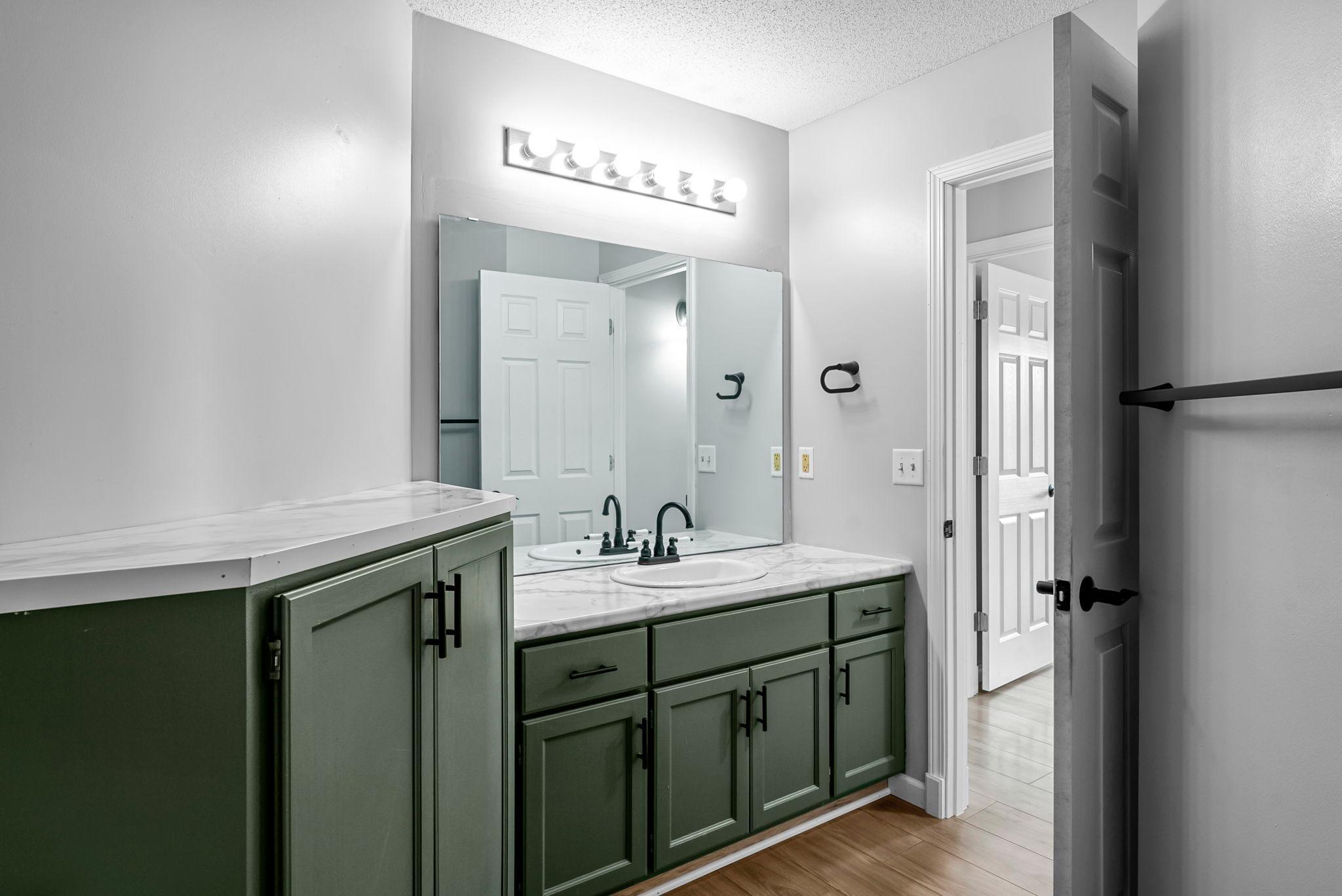 1175 Honeysuckle Lane SE