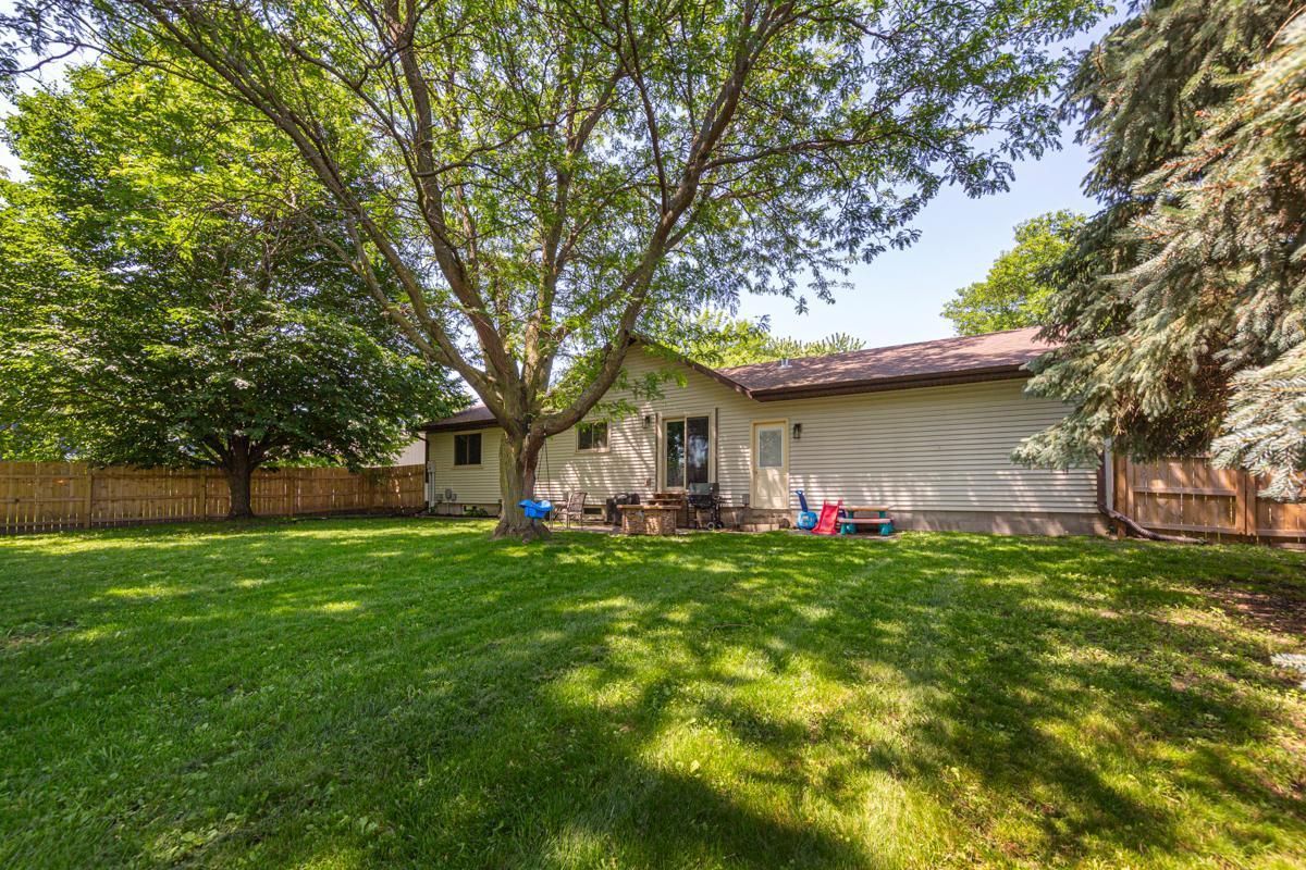 2585 3rd Avenue NE