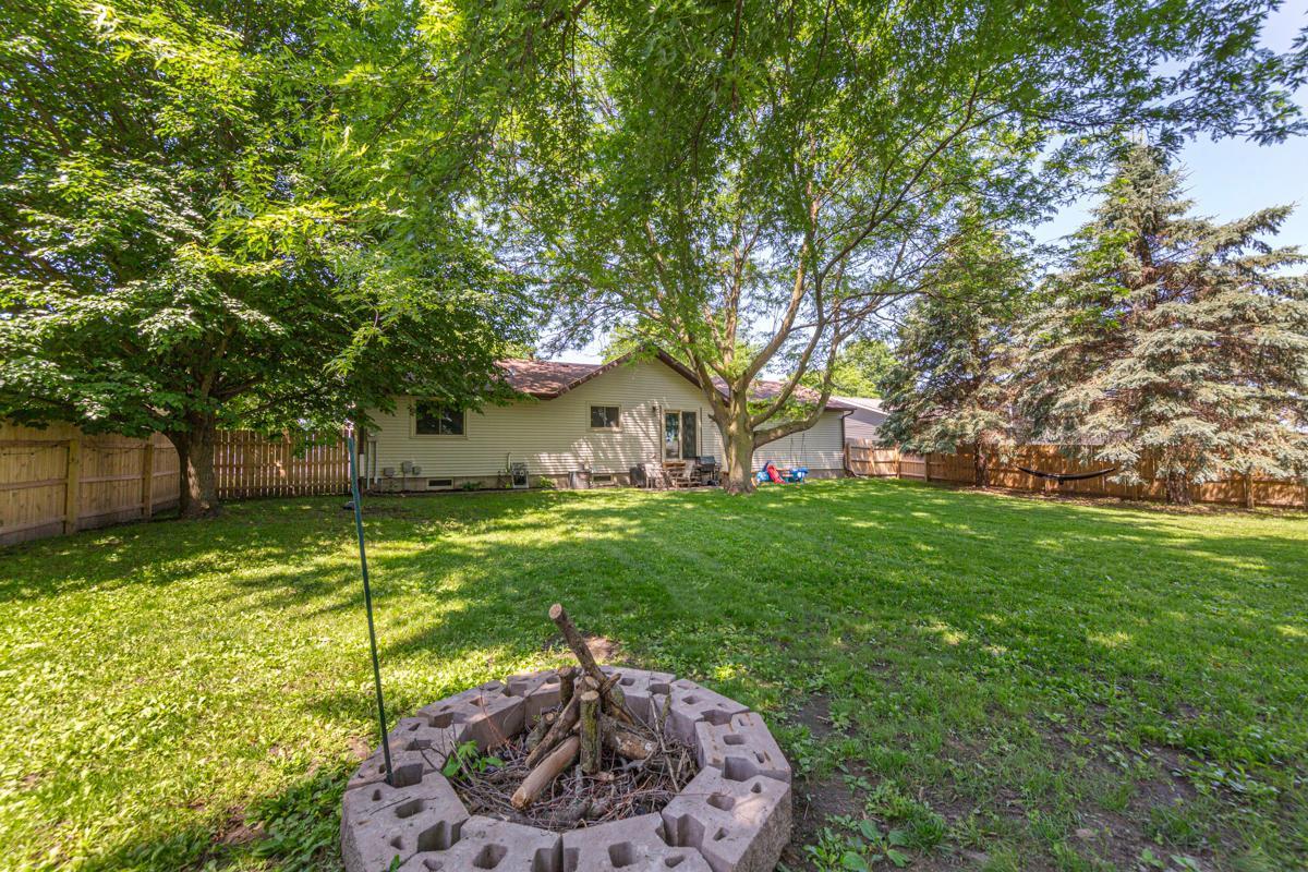 2585 3rd Avenue NE