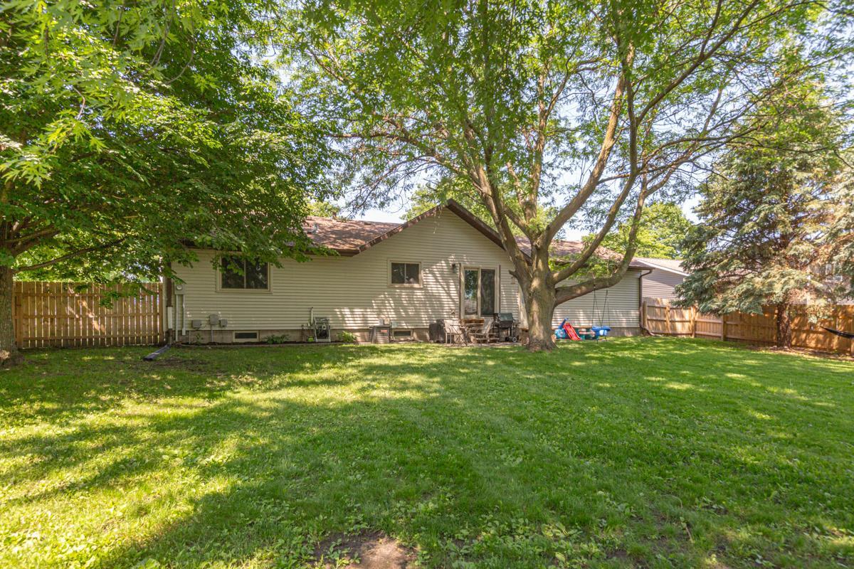 2585 3rd Avenue NE