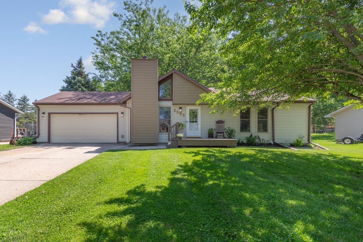 2585 3rd Avenue NE