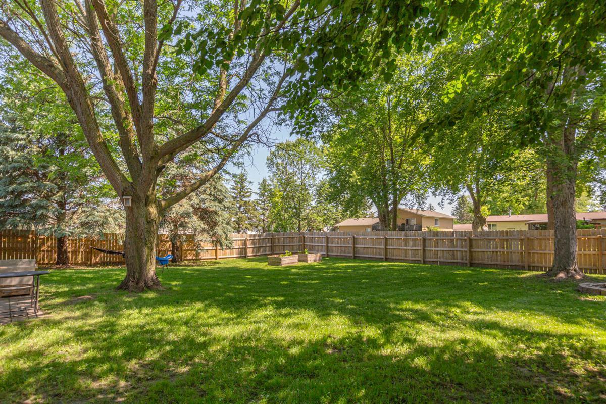 2585 3rd Avenue NE