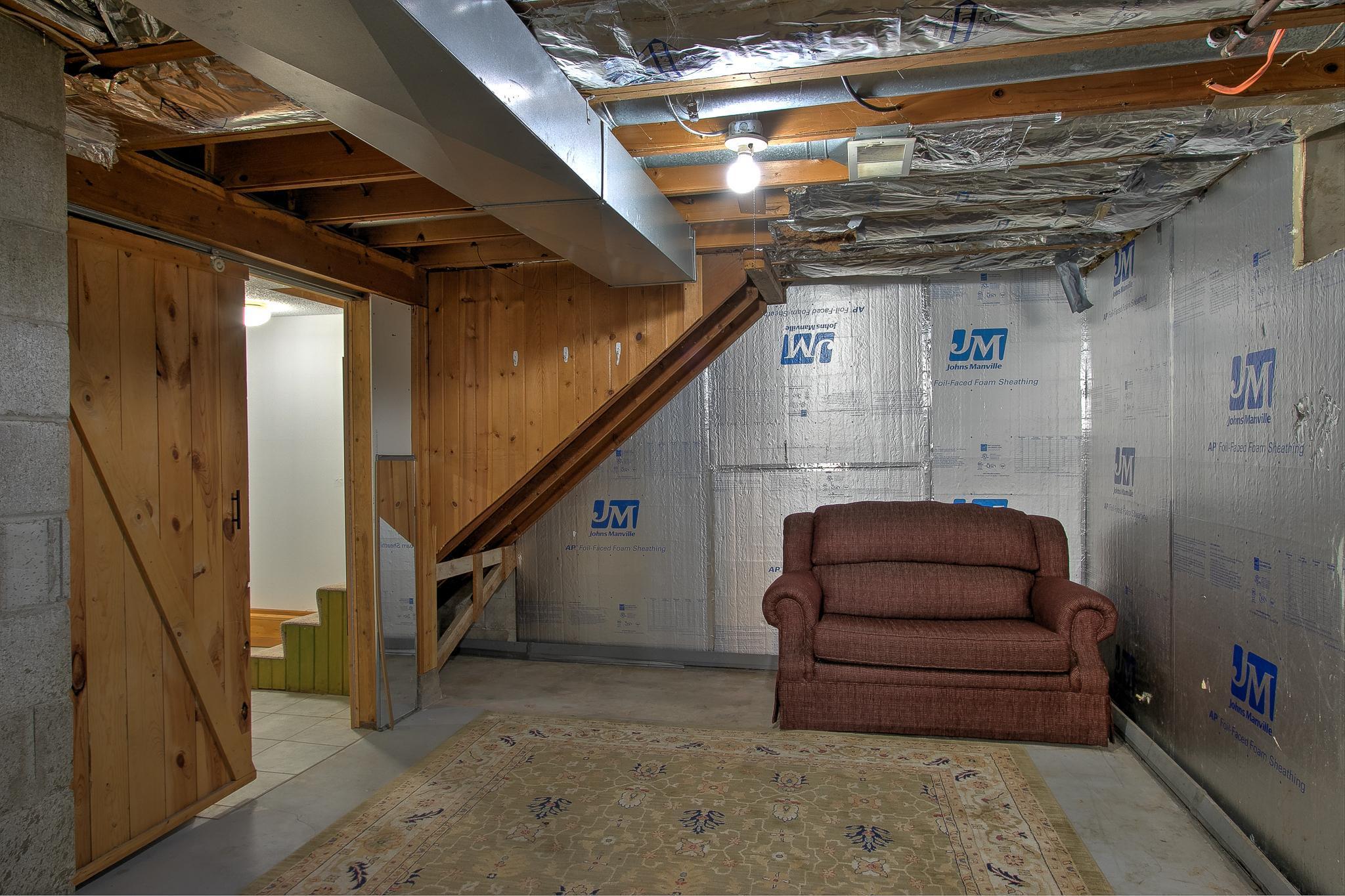 235 W 3rd Street
