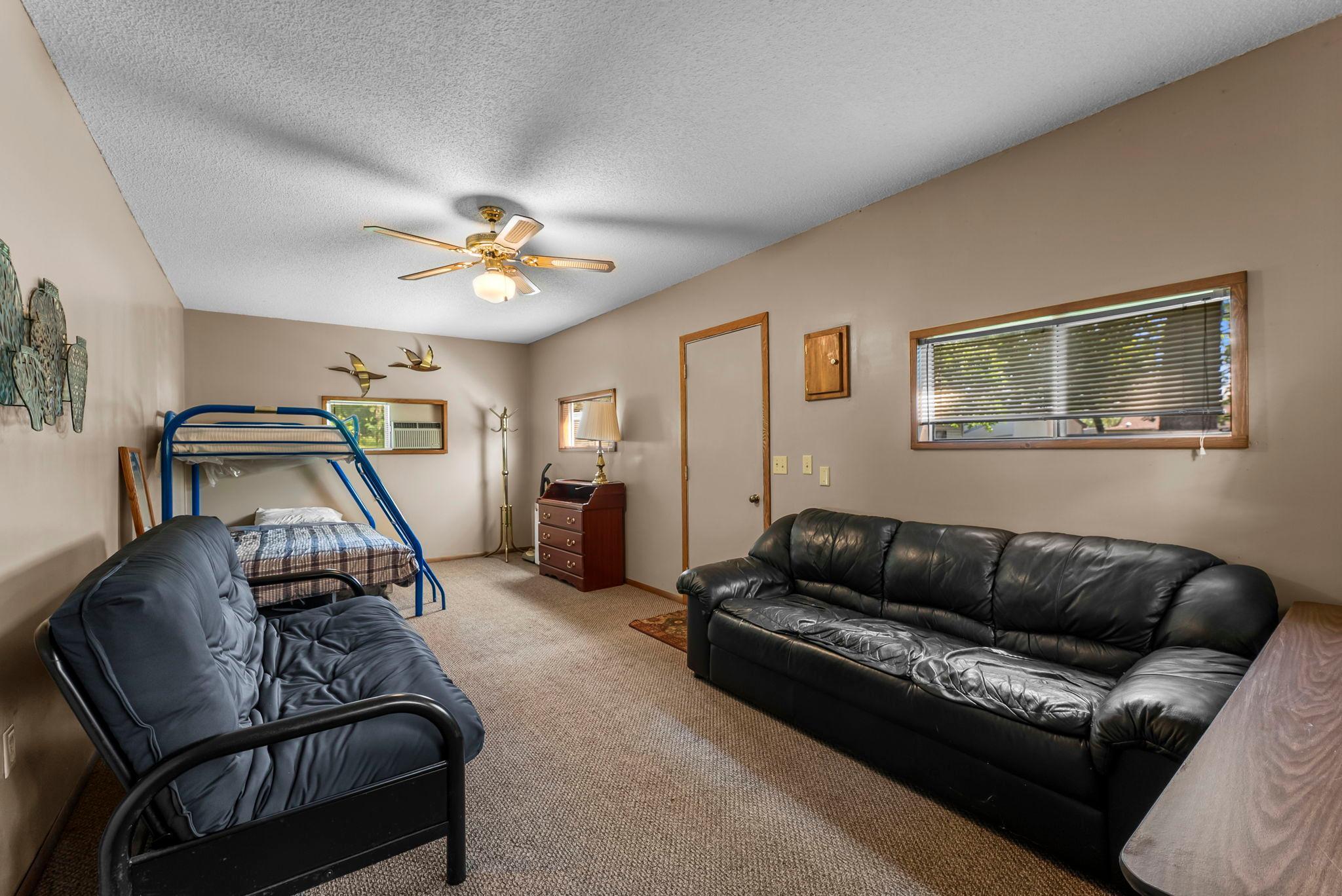 33559 Rhinestone Street NW