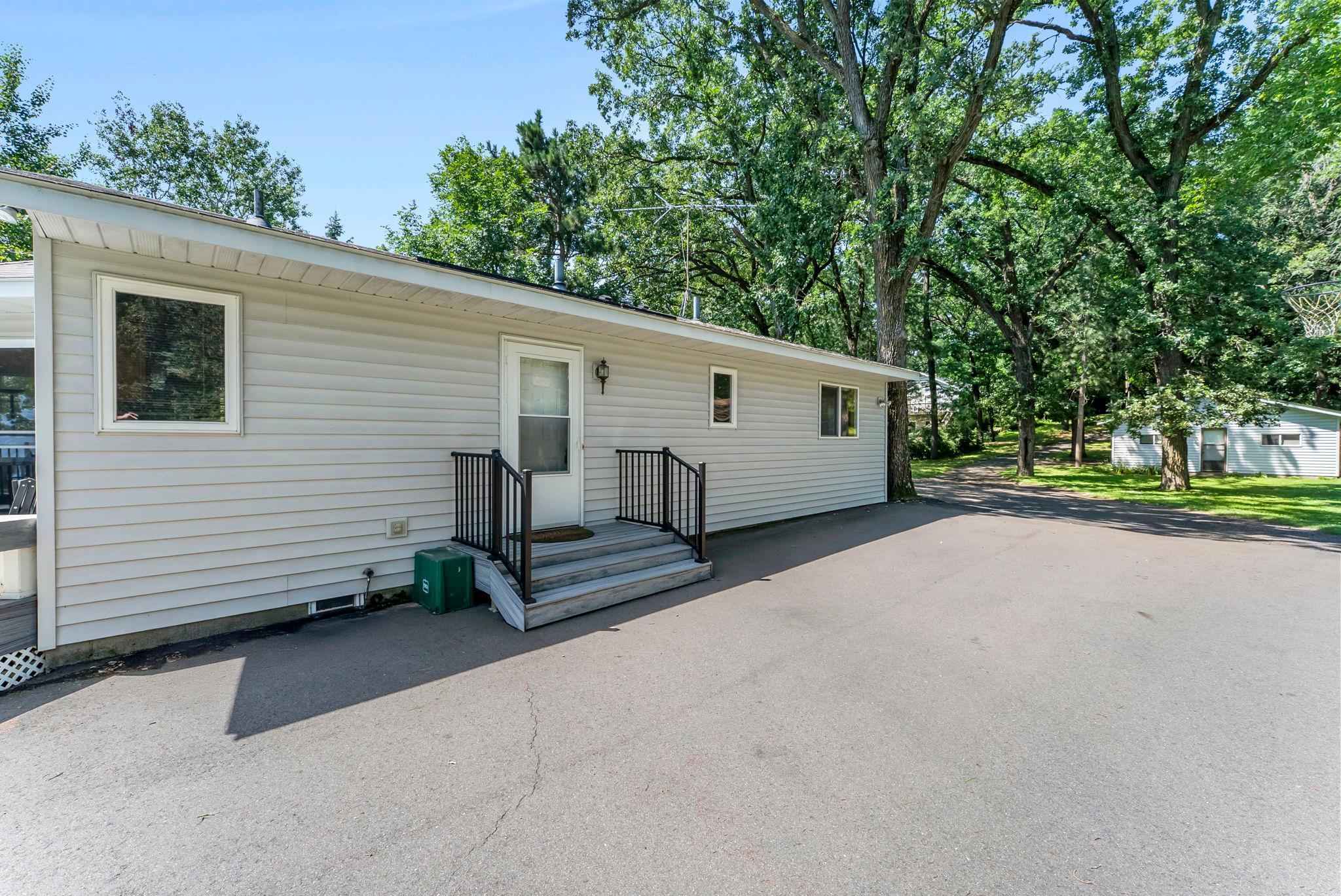 33559 Rhinestone Street NW