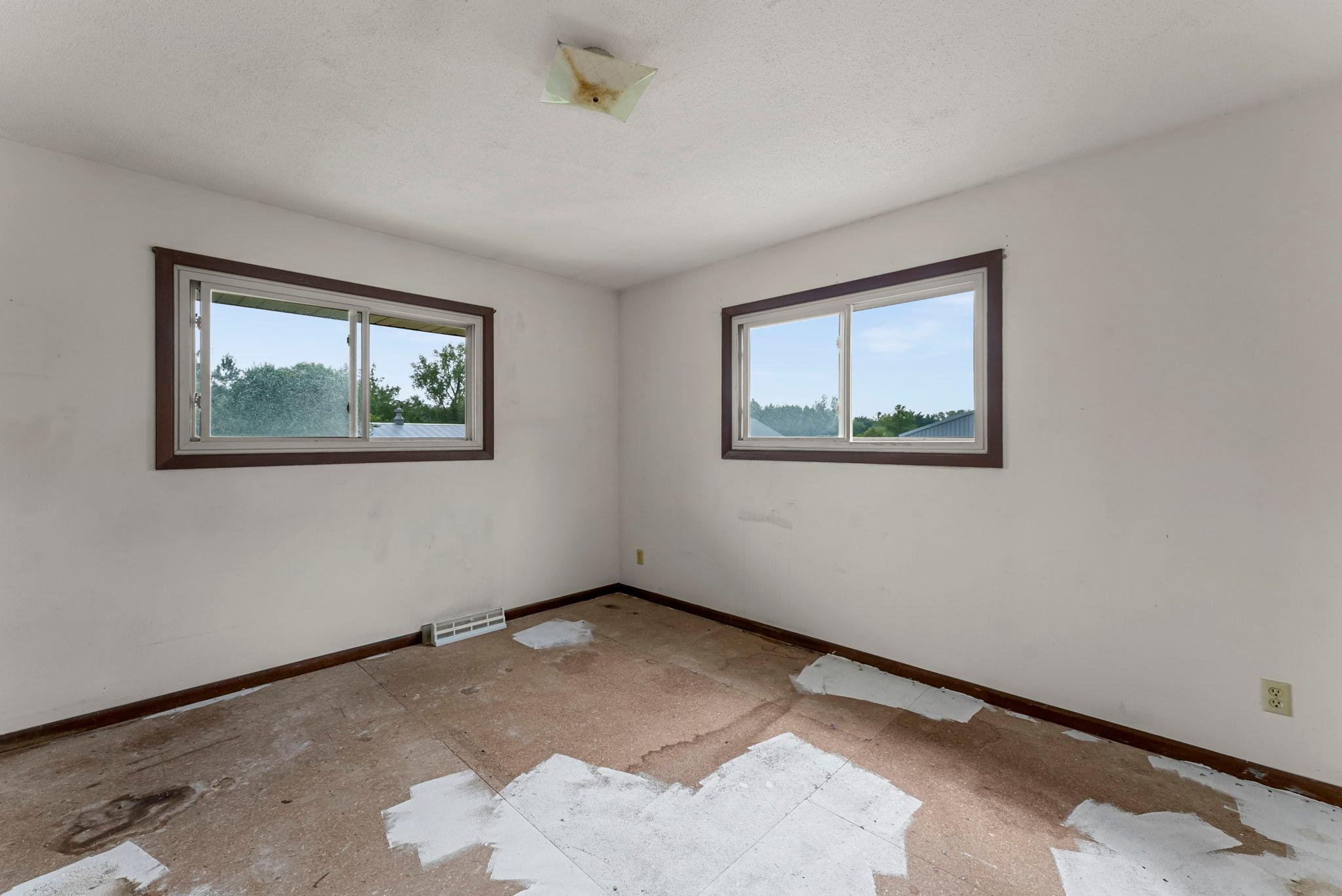 32360 Roanoke Street NW