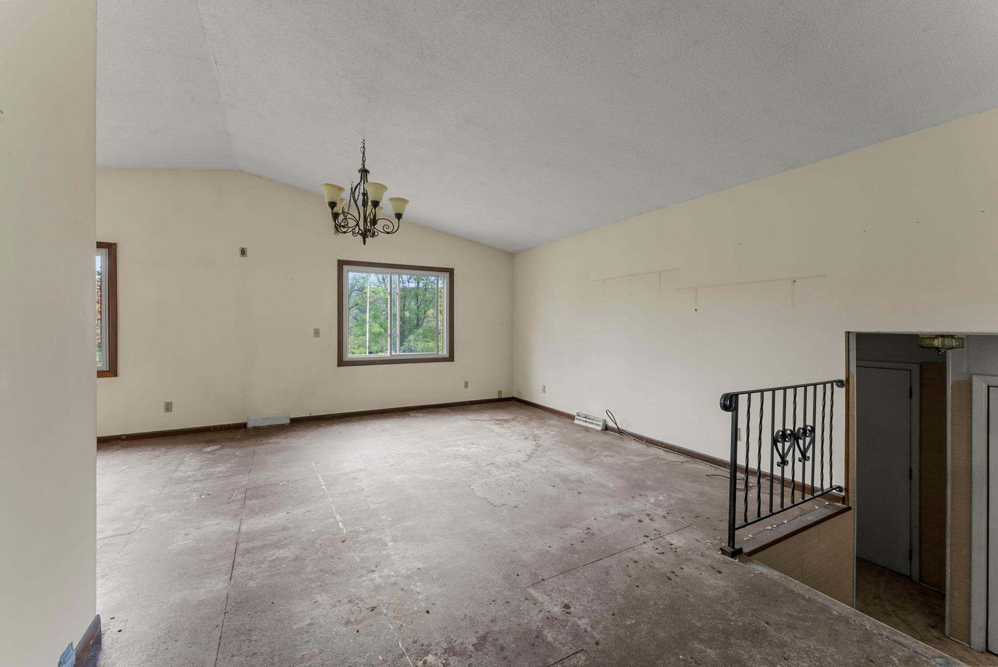 32360 Roanoke Street NW