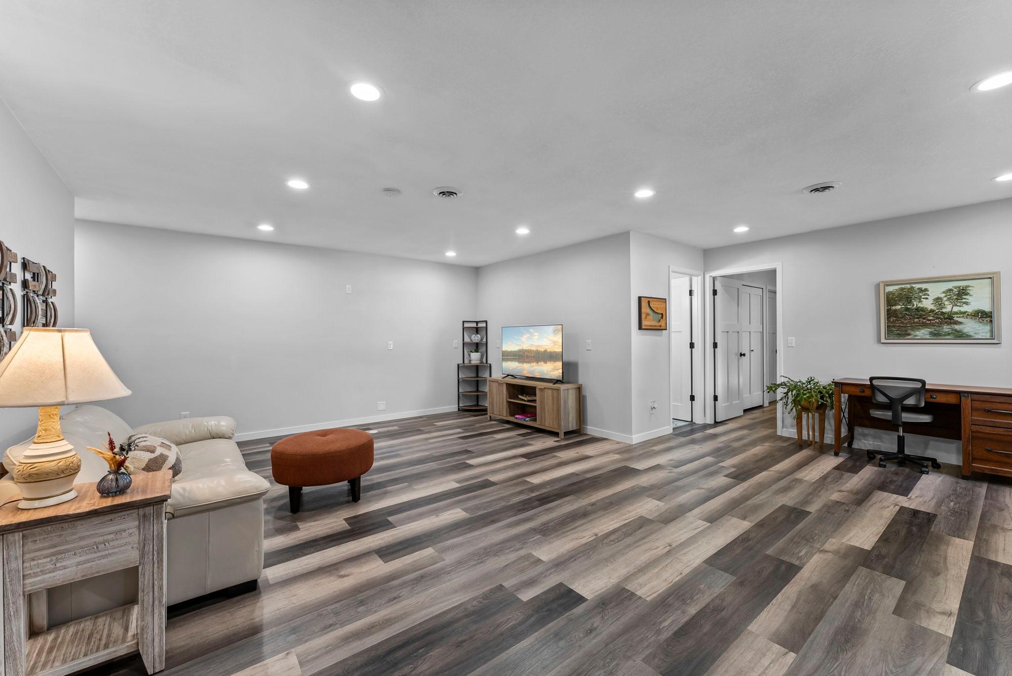 13107 10th Avenue N