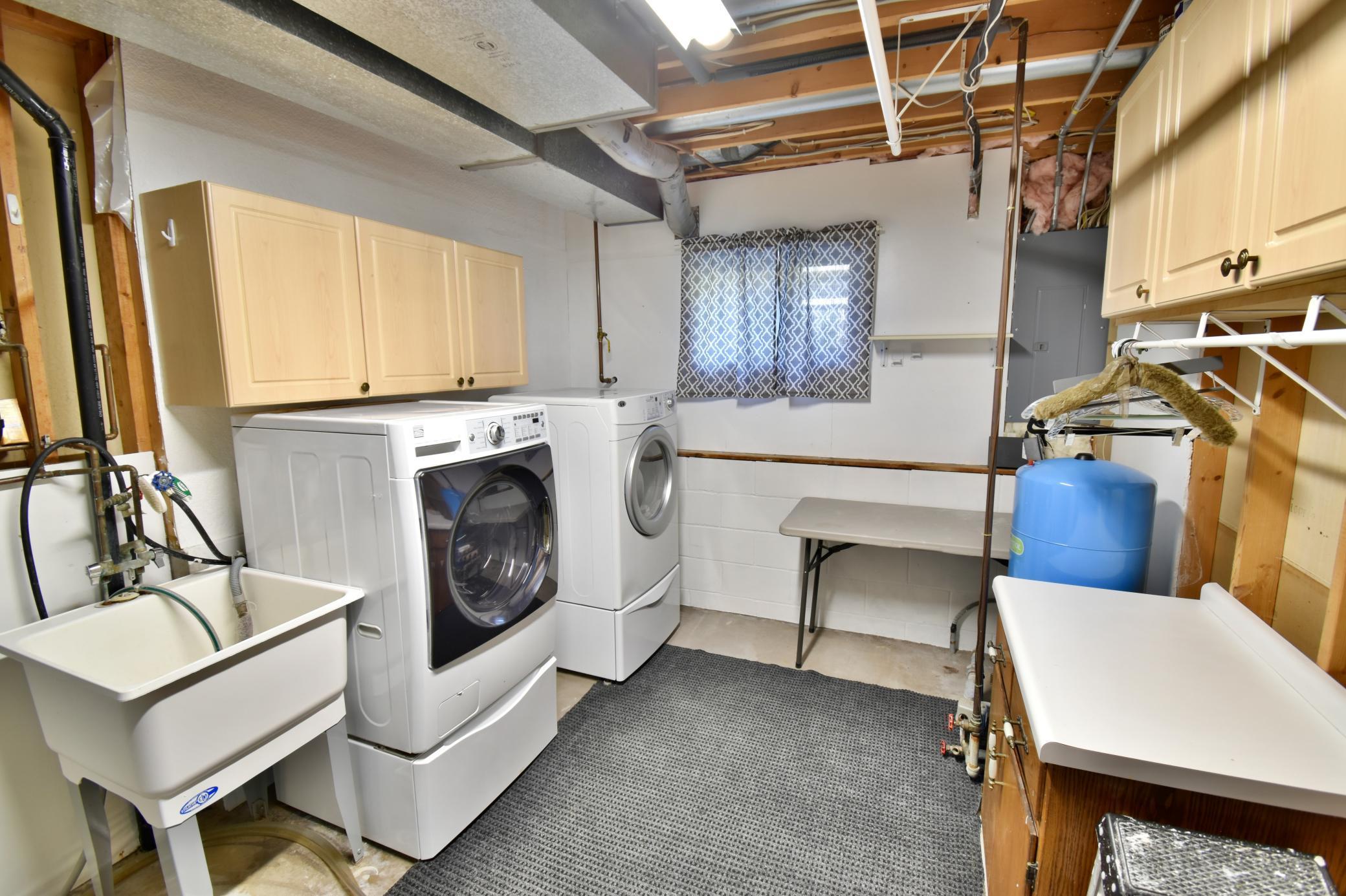 2320 Cedarcrest Court