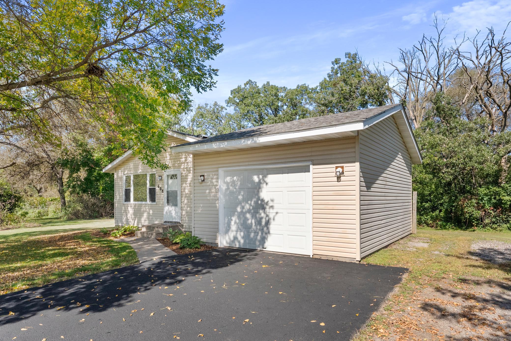 608 S Brookview Lane