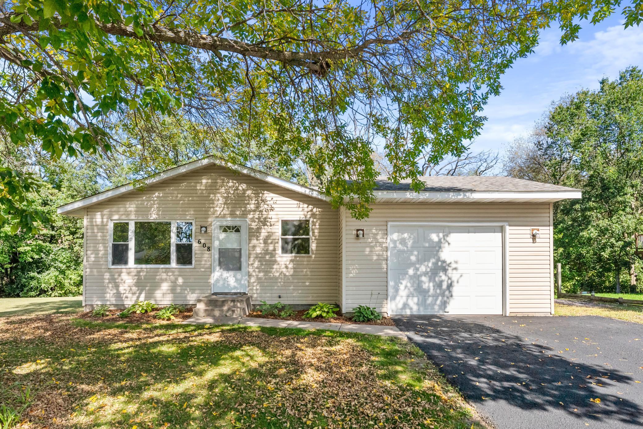 608 S Brookview Lane