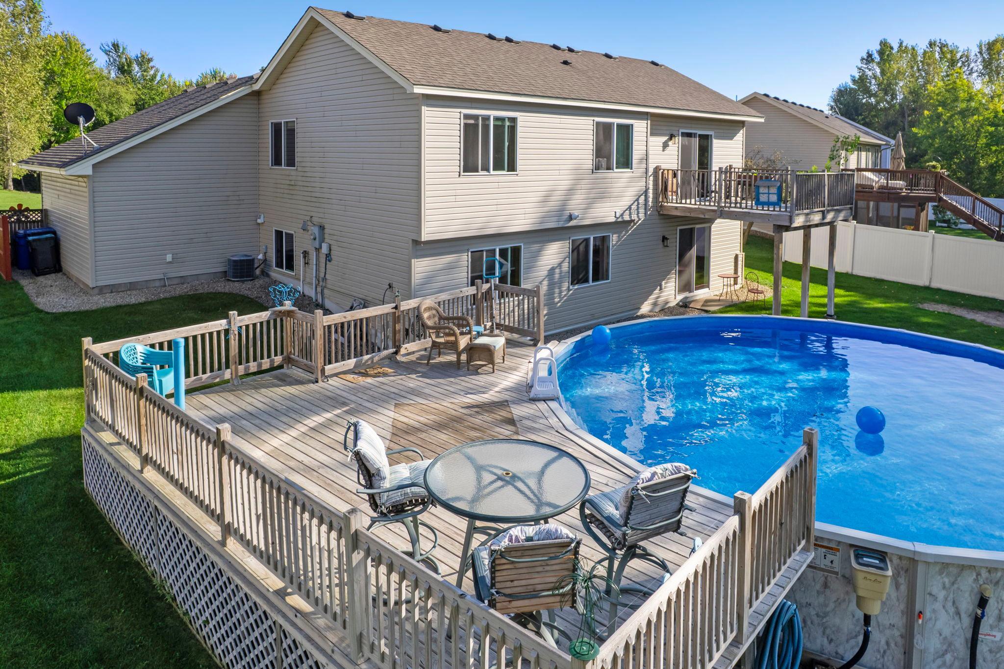 676 Elins Lake Road SE