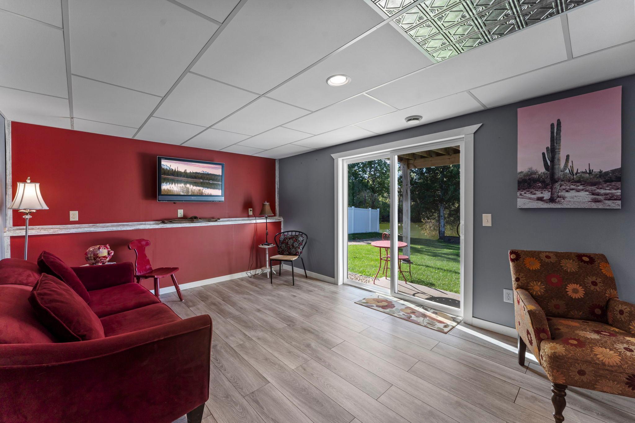 676 Elins Lake Road SE