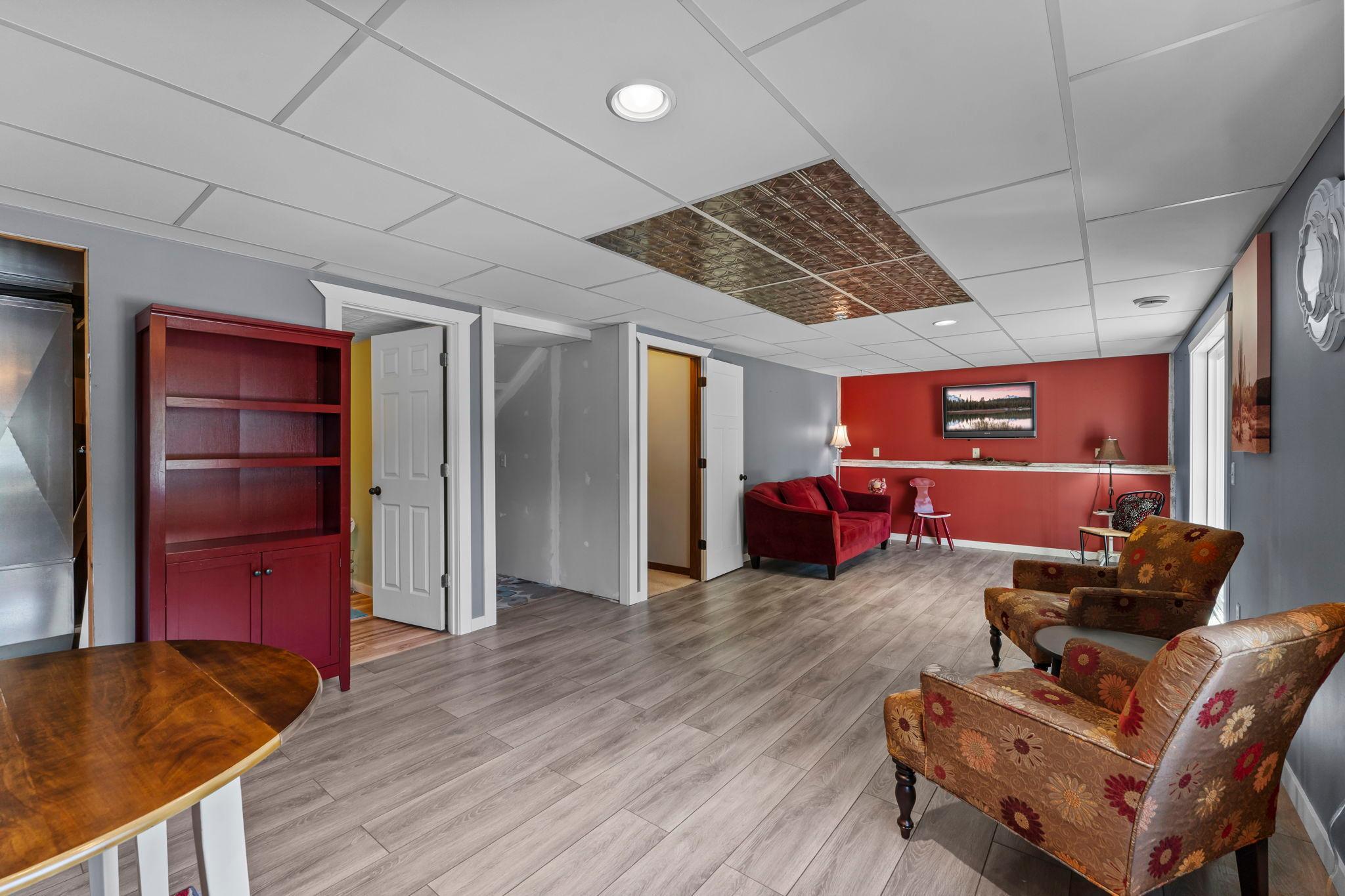 676 Elins Lake Road SE