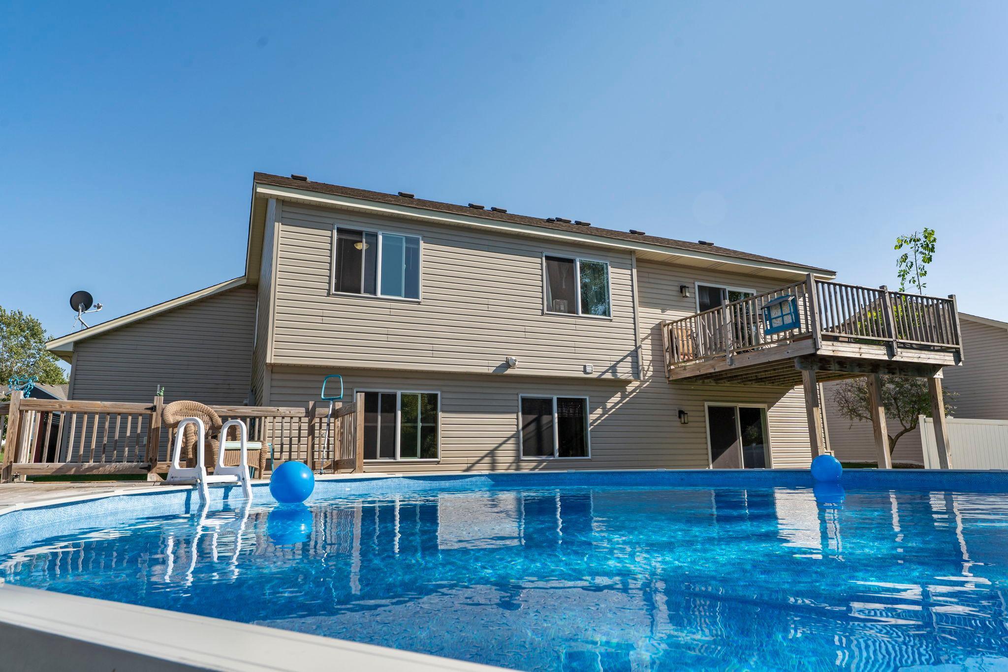 676 Elins Lake Road SE