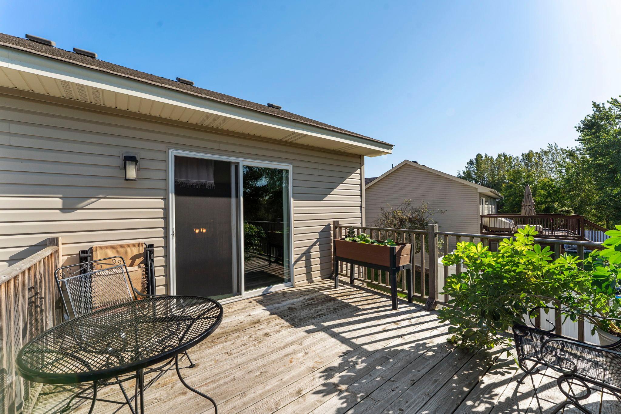 676 Elins Lake Road SE