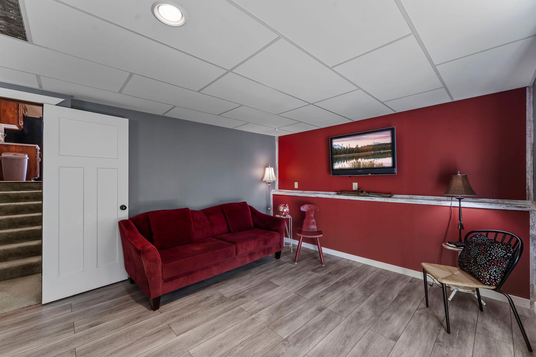 676 Elins Lake Road SE