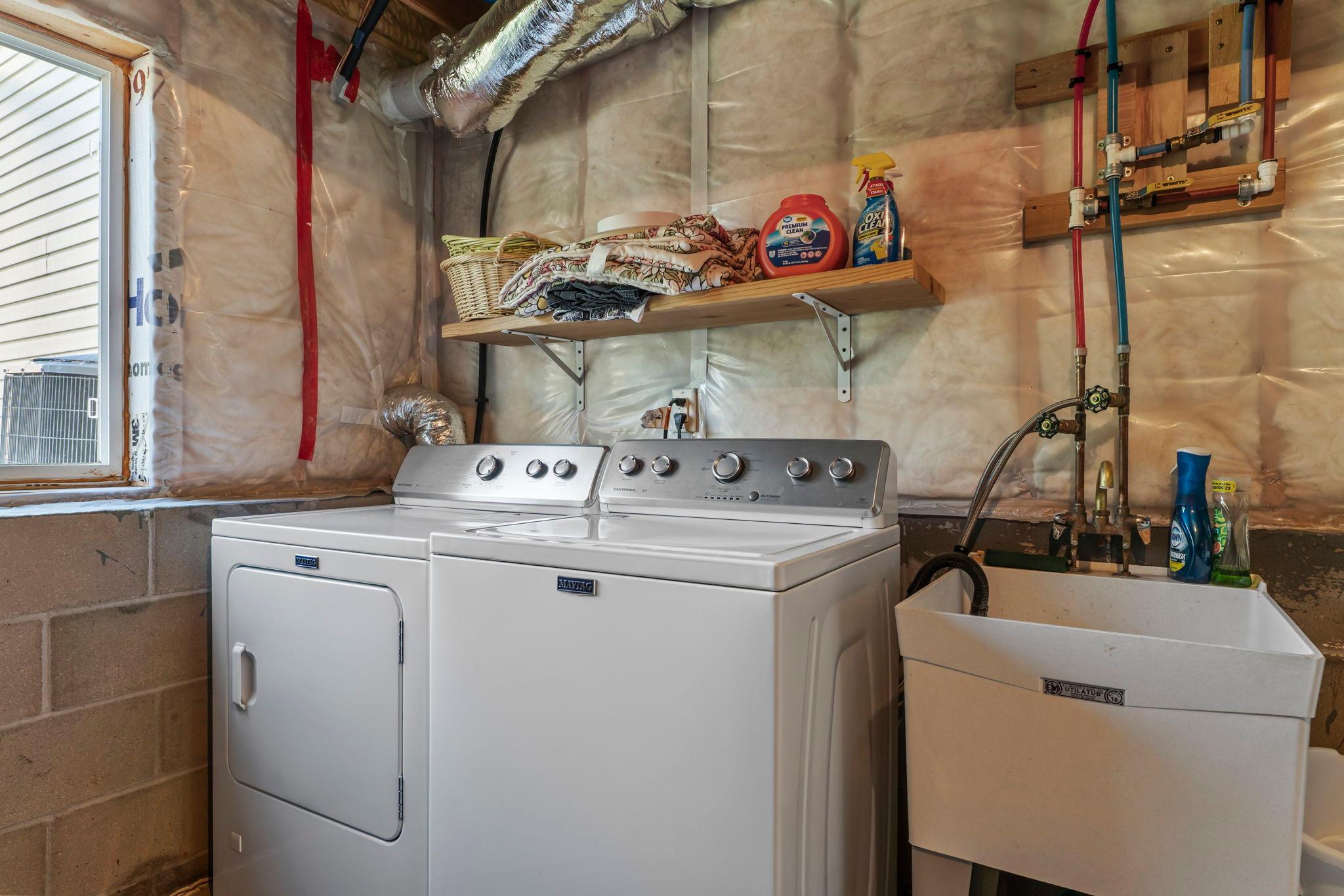 676 Elins Lake Road SE