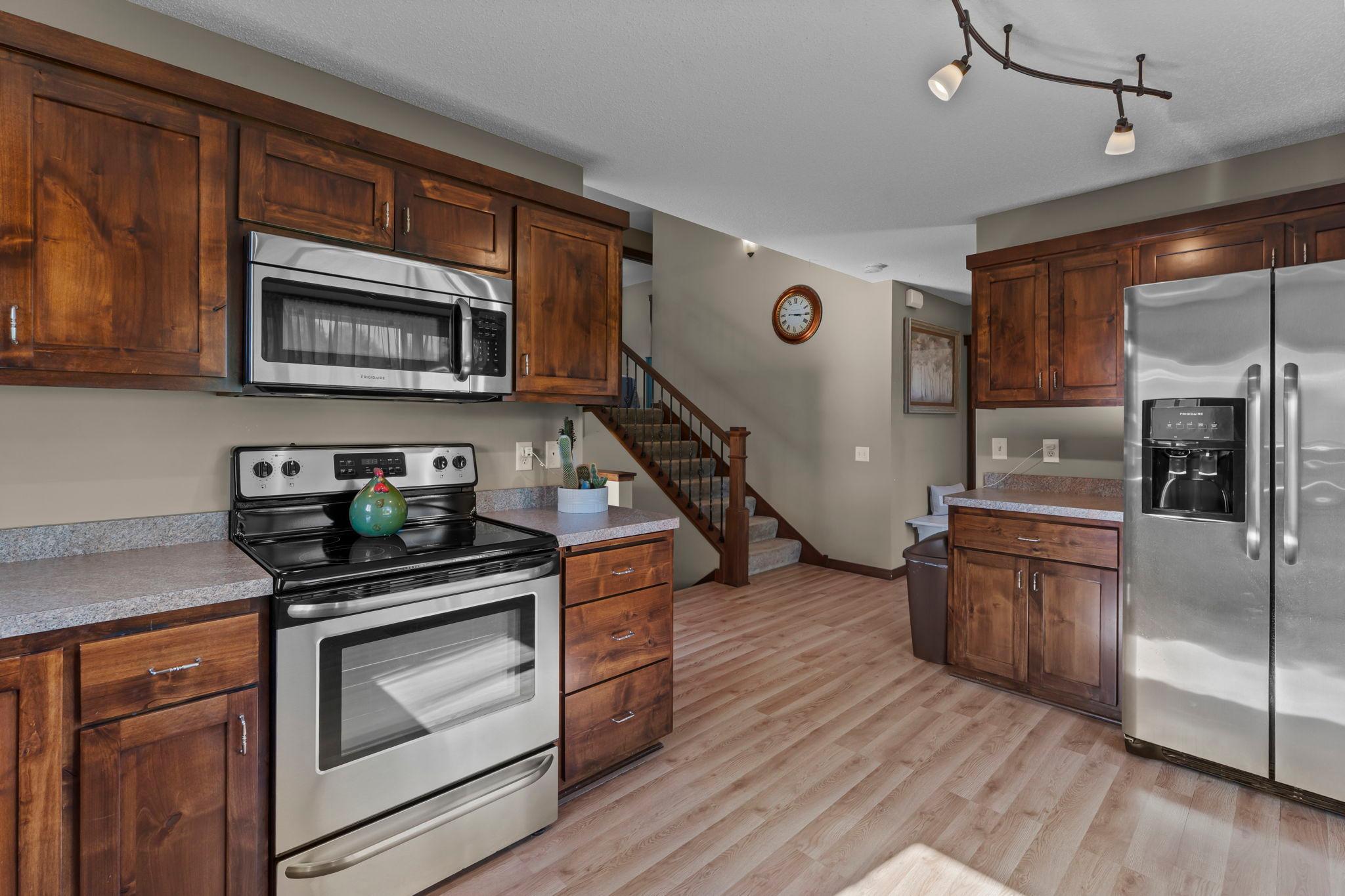 676 Elins Lake Road SE