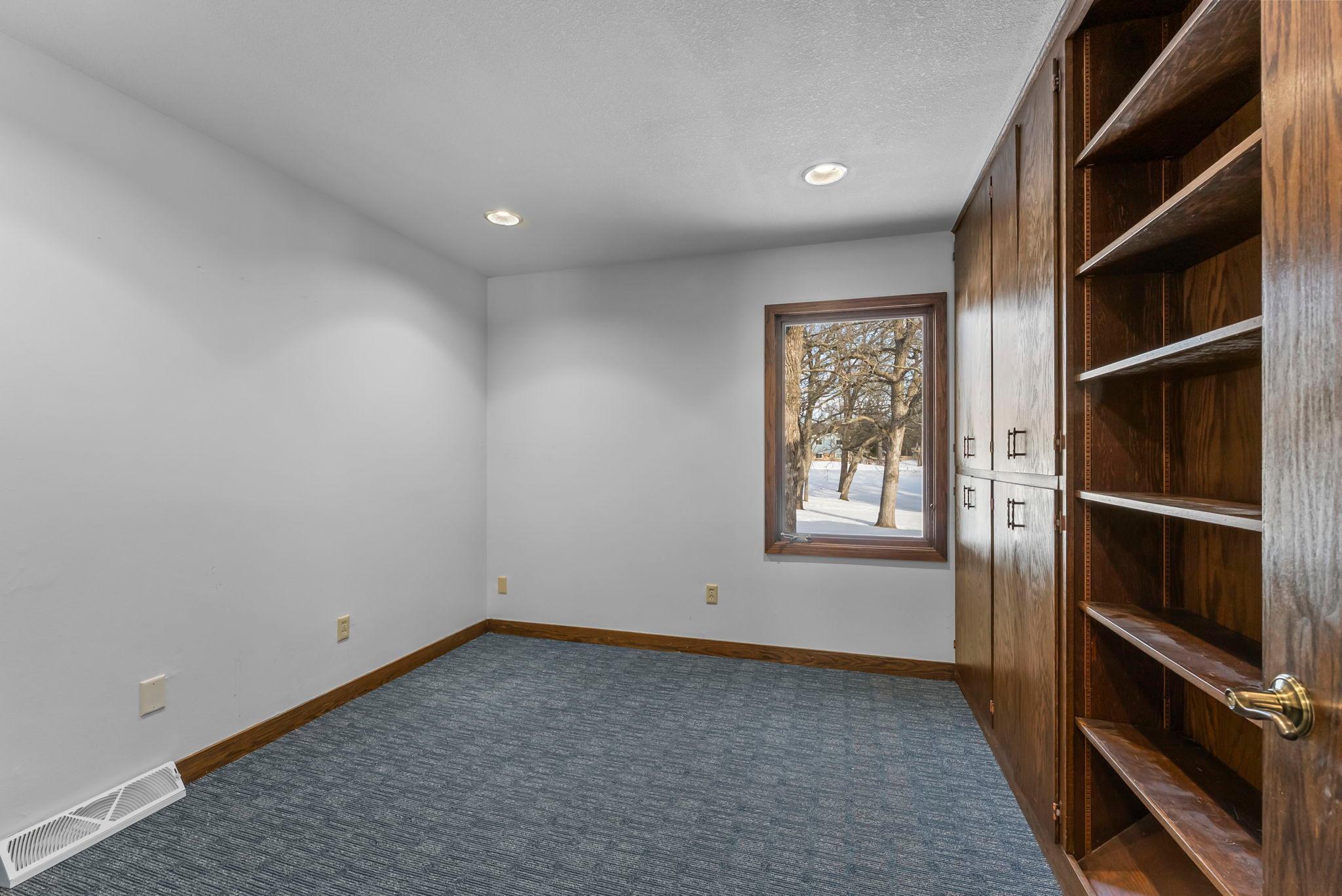 1155 Joy Circle SW