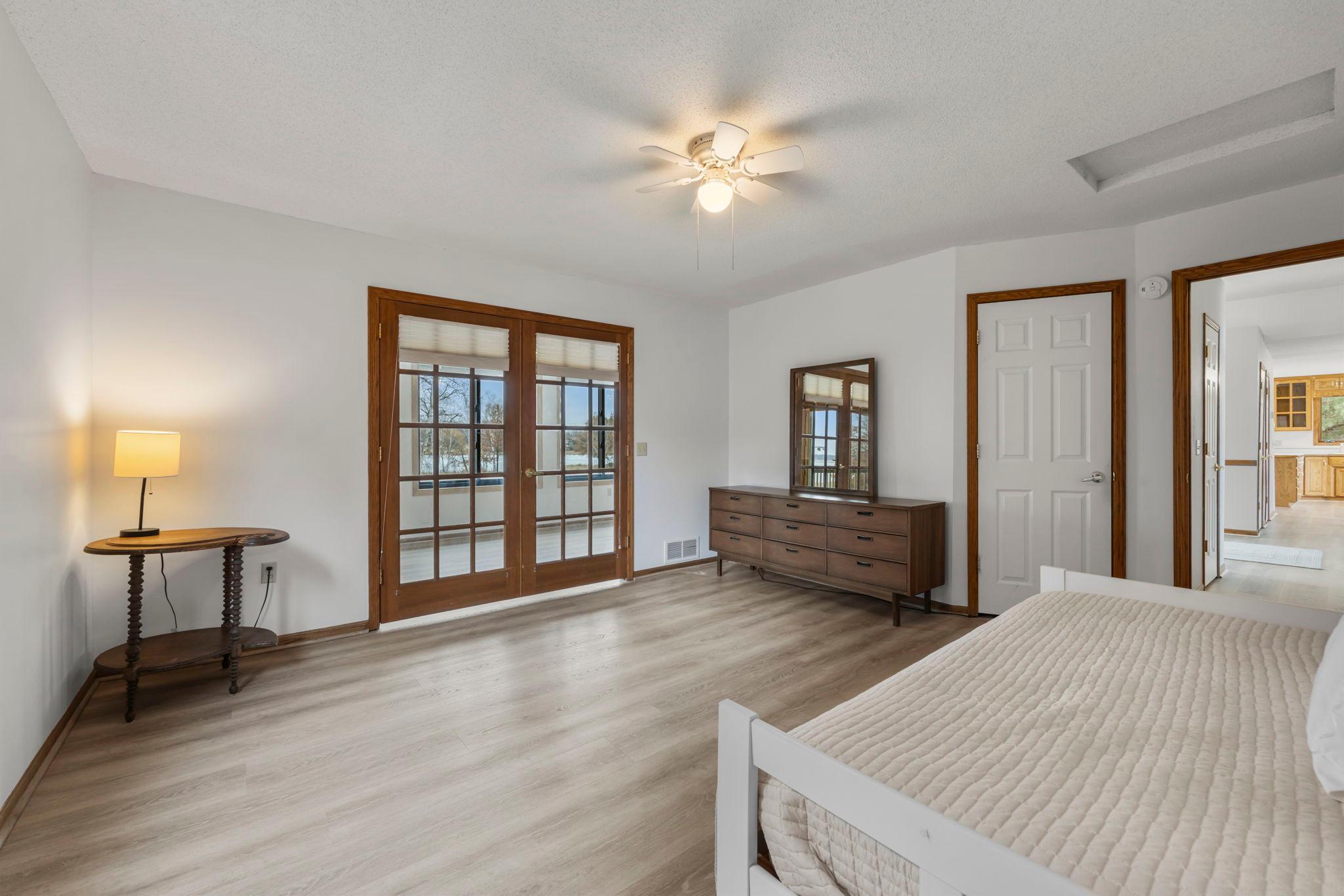 31883 Lakeway Drive NE