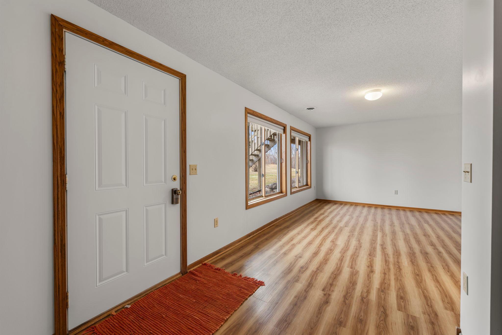 31883 Lakeway Drive NE