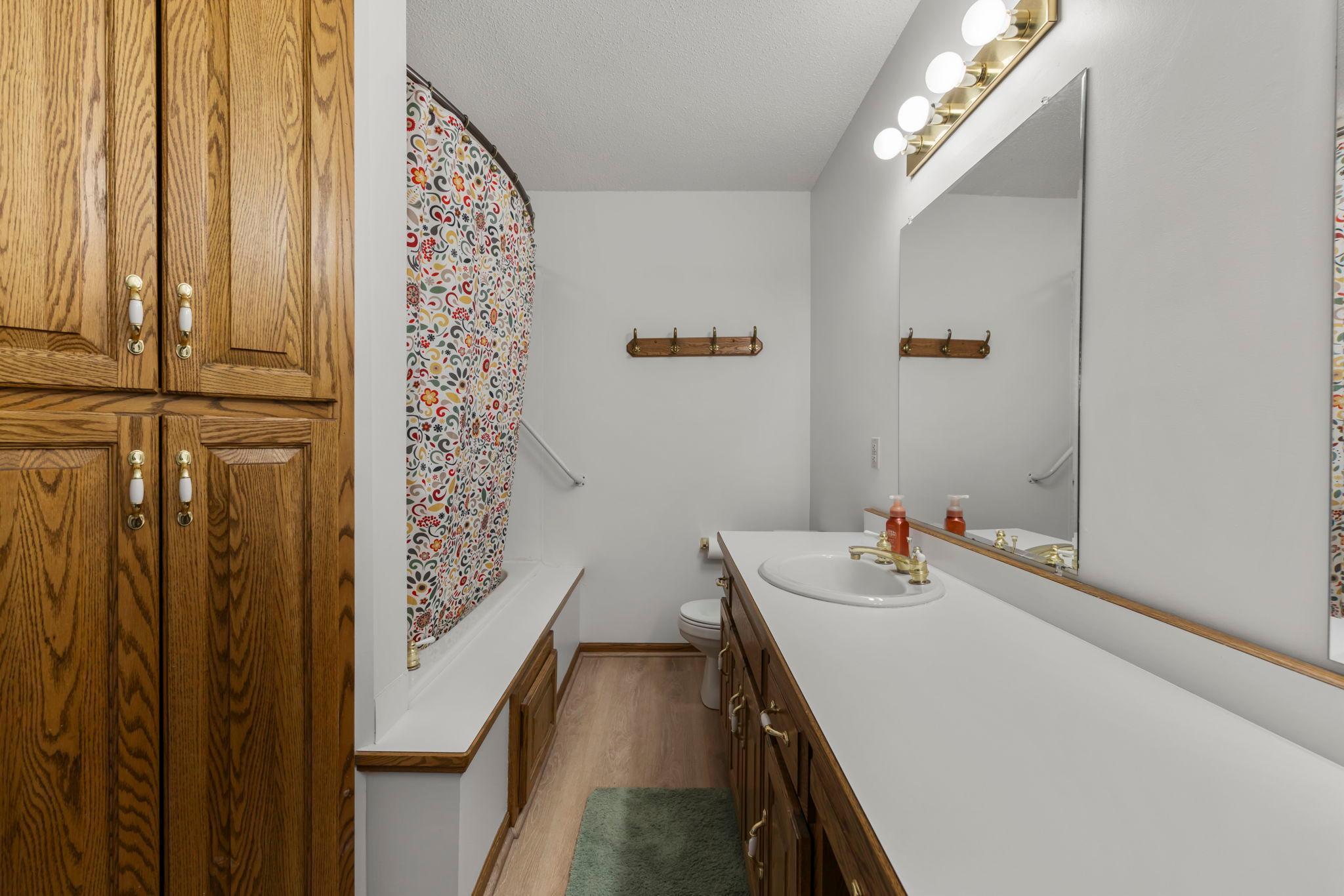 31883 Lakeway Drive NE