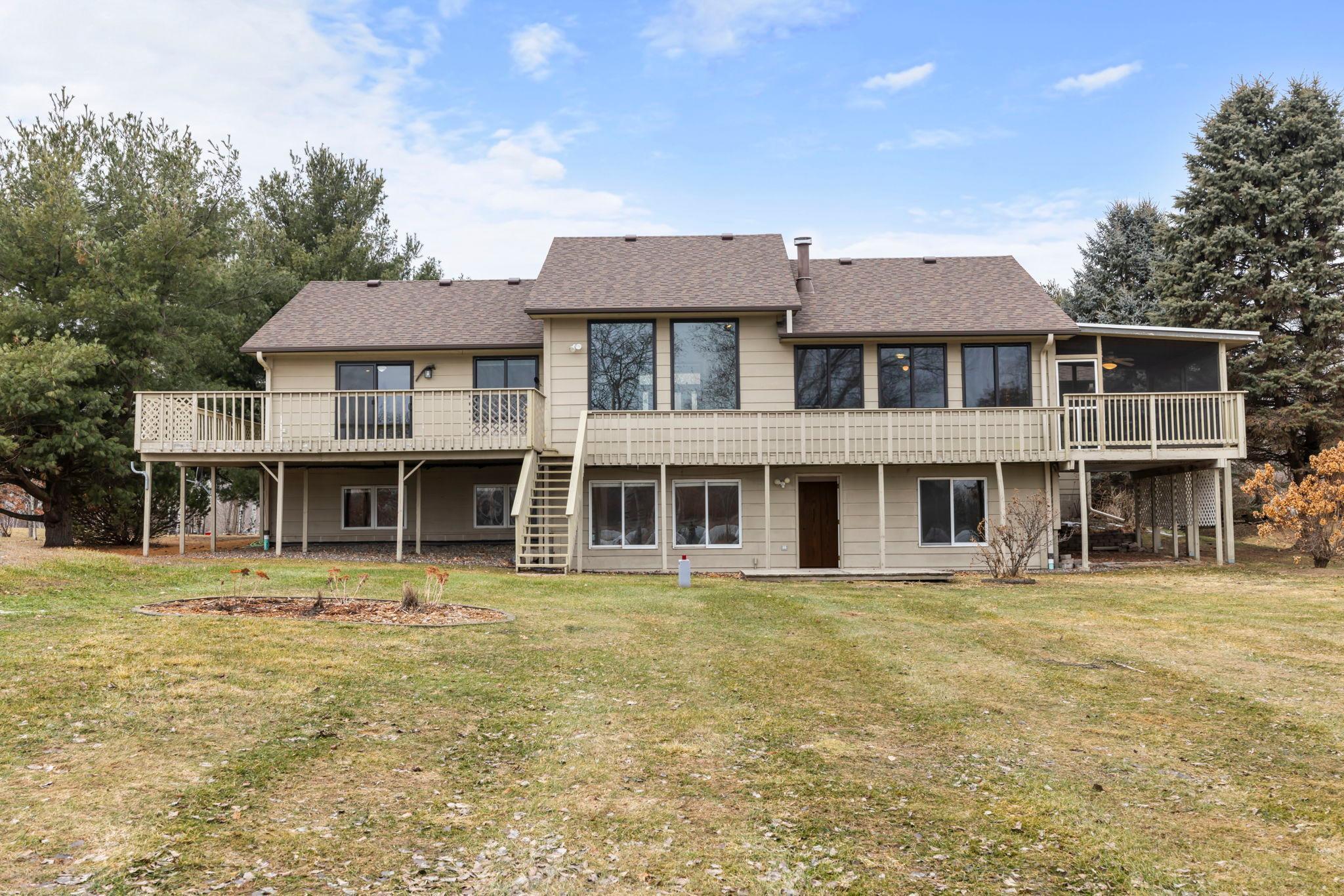 31883 Lakeway Drive NE