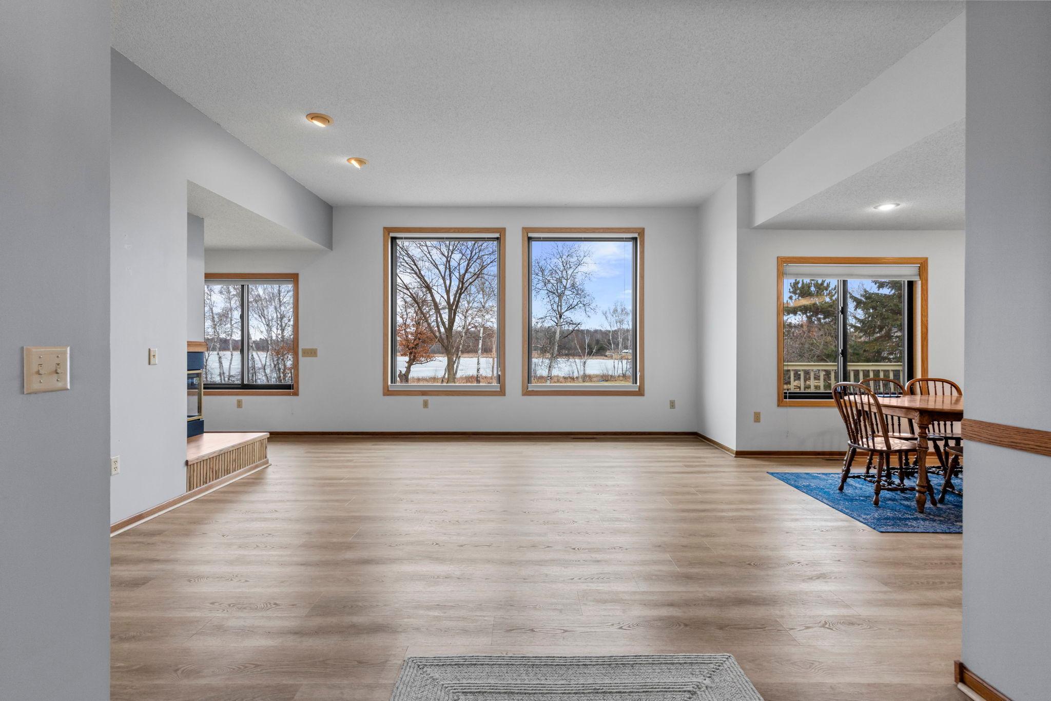 31883 Lakeway Drive NE