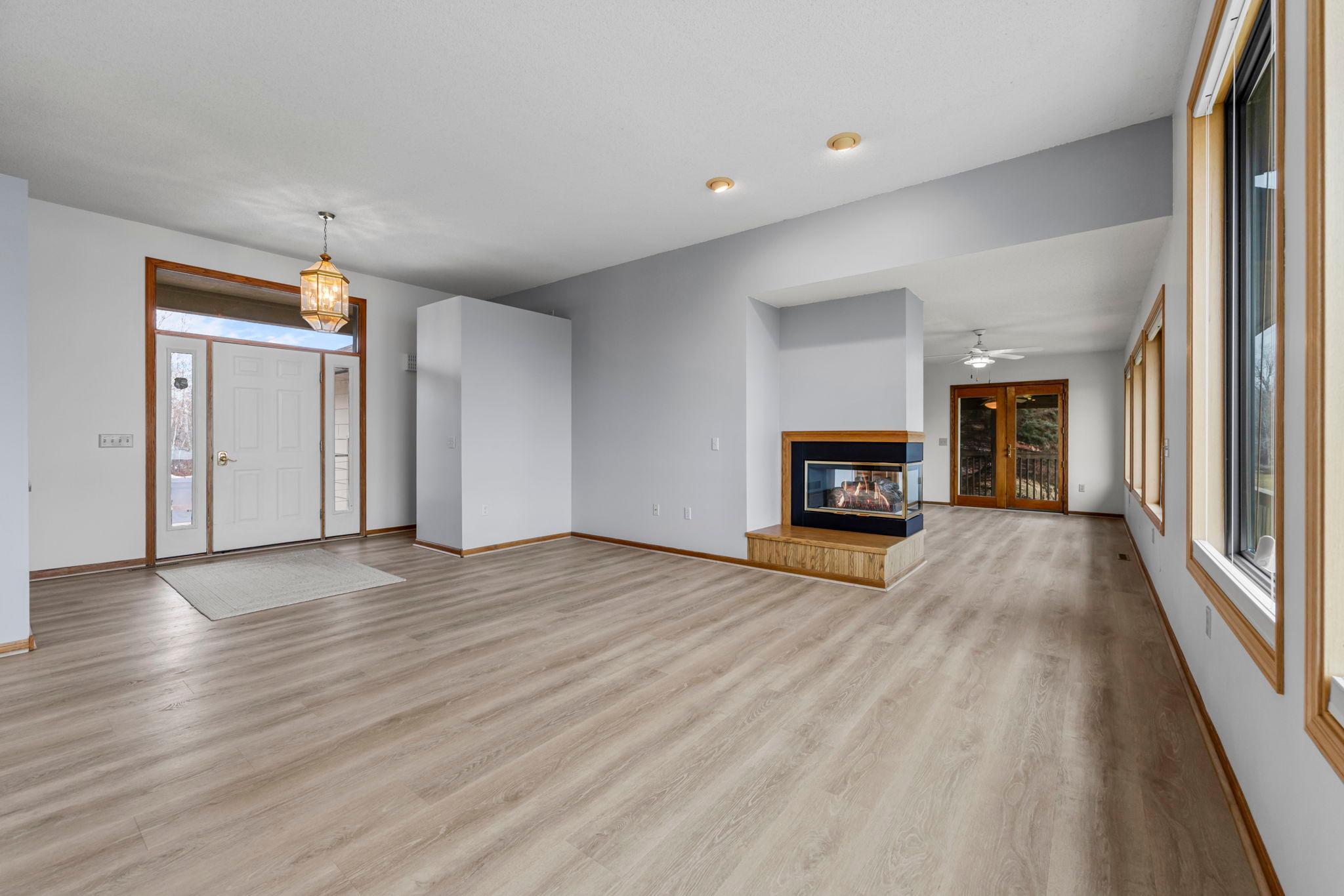 31883 Lakeway Drive NE