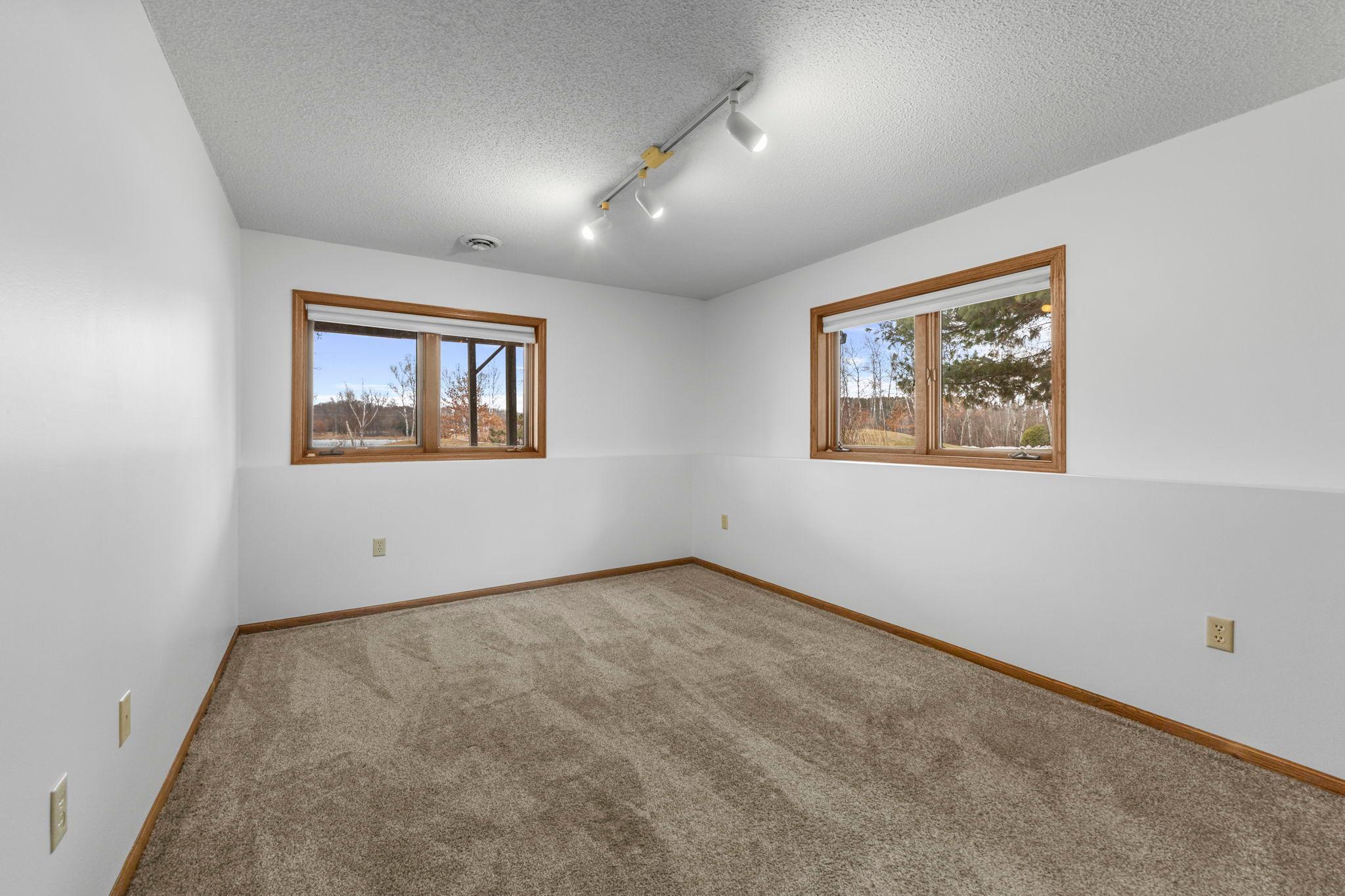 31883 Lakeway Drive NE