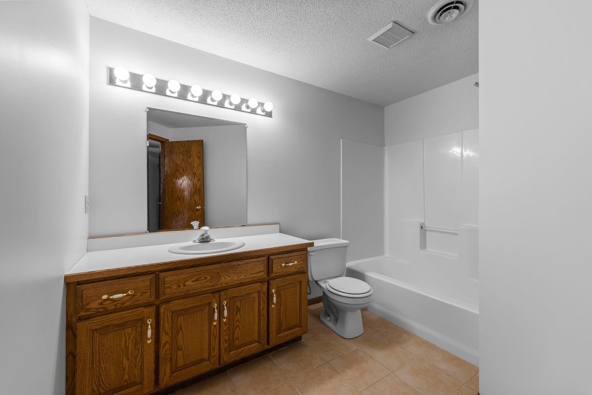 31883 Lakeway Drive NE