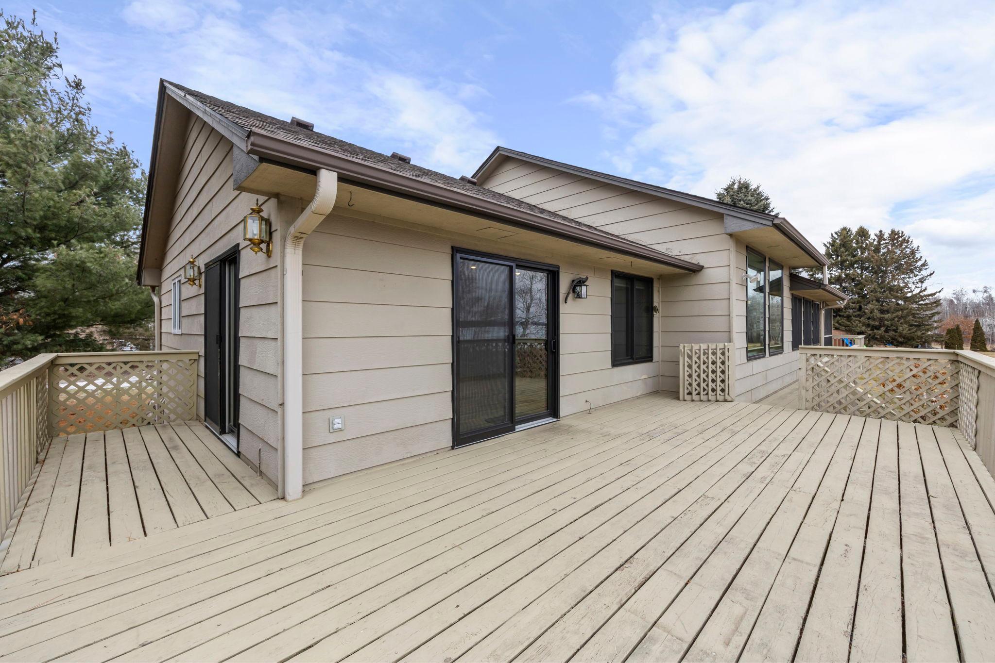 31883 Lakeway Drive NE