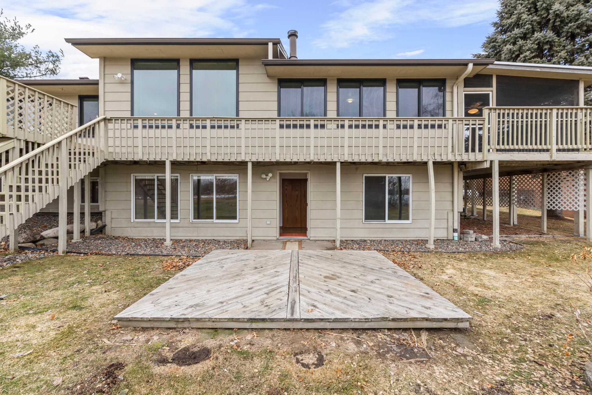 31883 Lakeway Drive NE