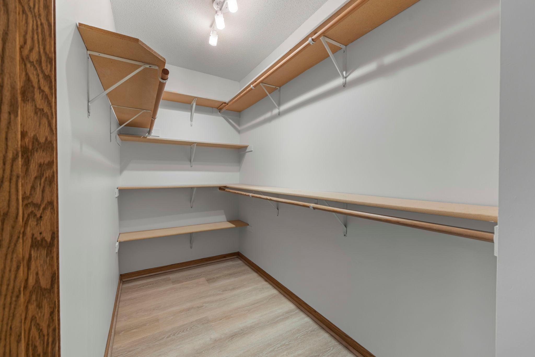 31883 Lakeway Drive NE