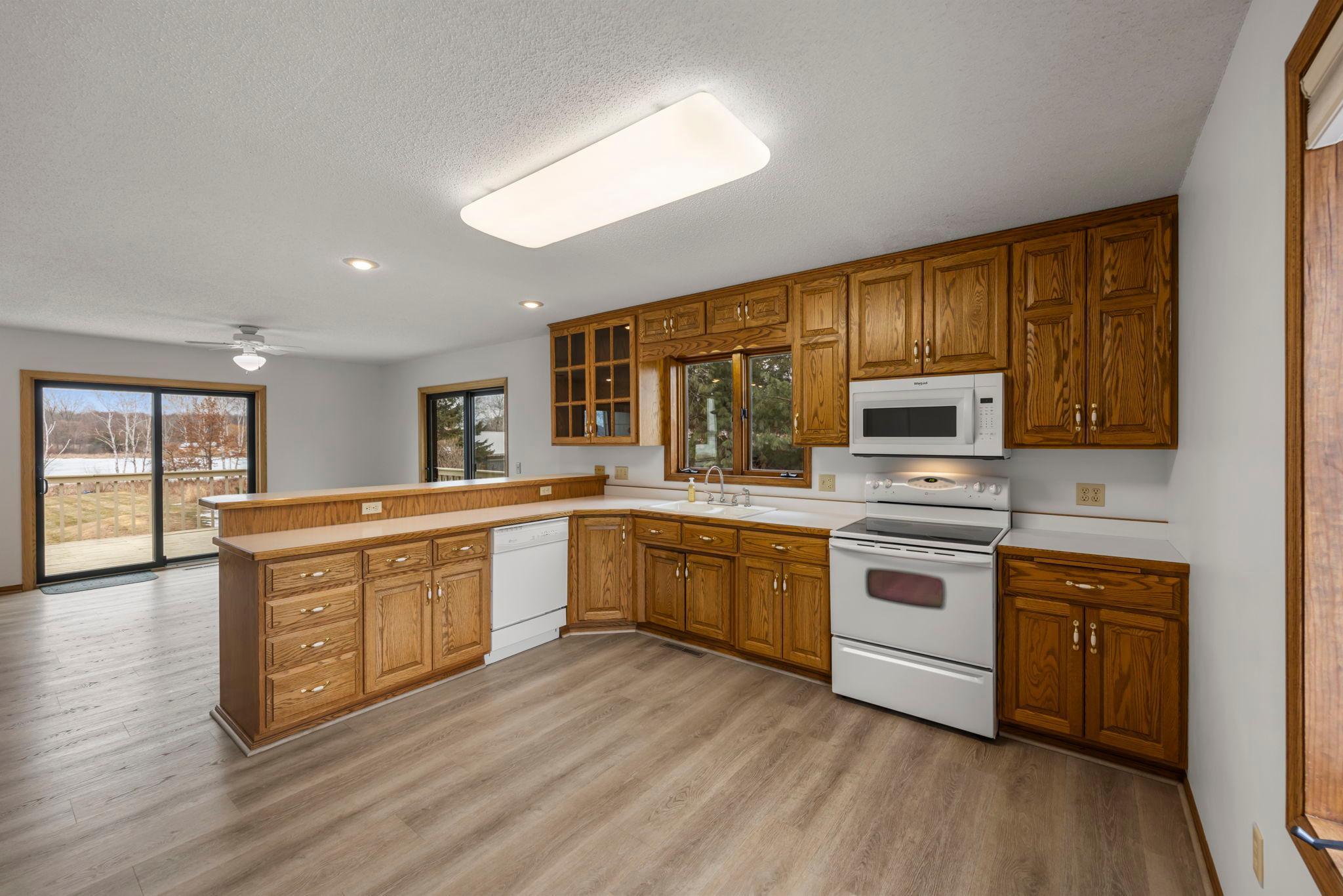 31883 Lakeway Drive NE