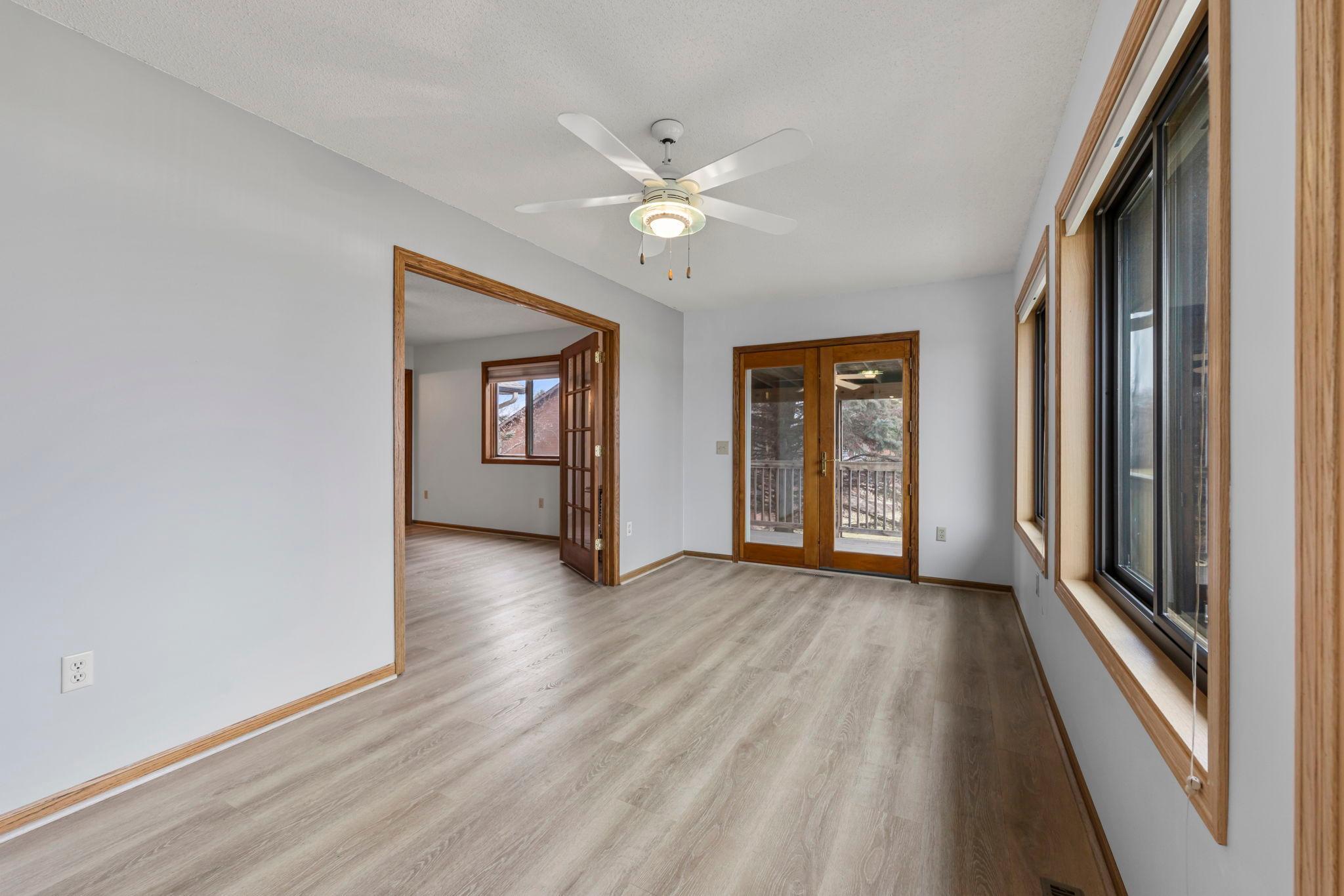 31883 Lakeway Drive NE