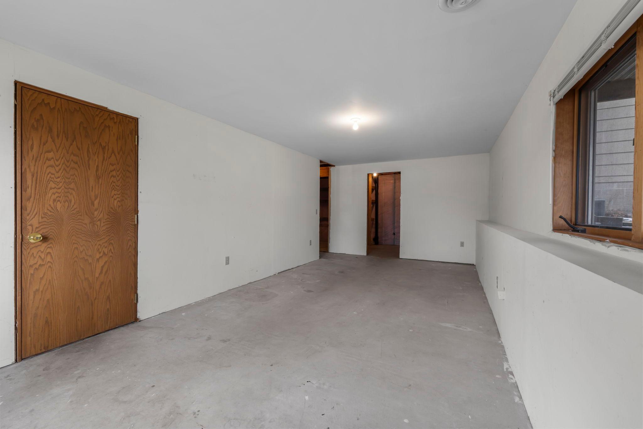 31883 Lakeway Drive NE