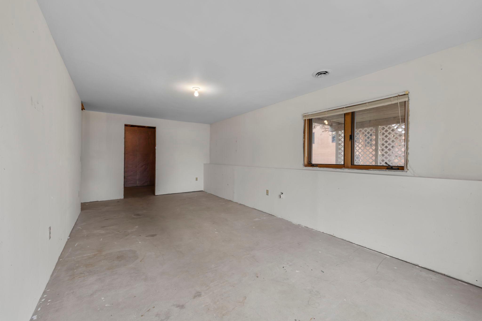 31883 Lakeway Drive NE