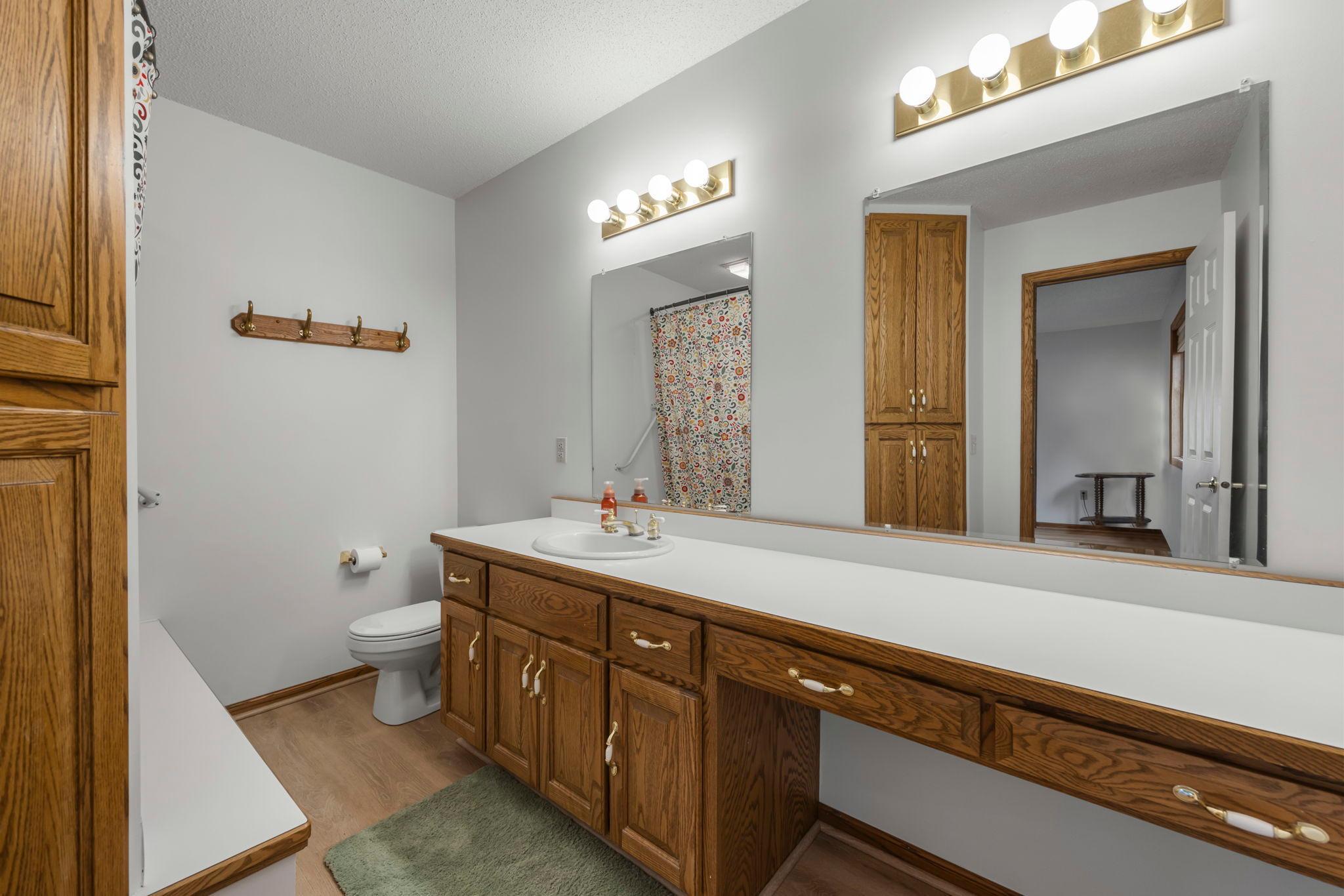 31883 Lakeway Drive NE