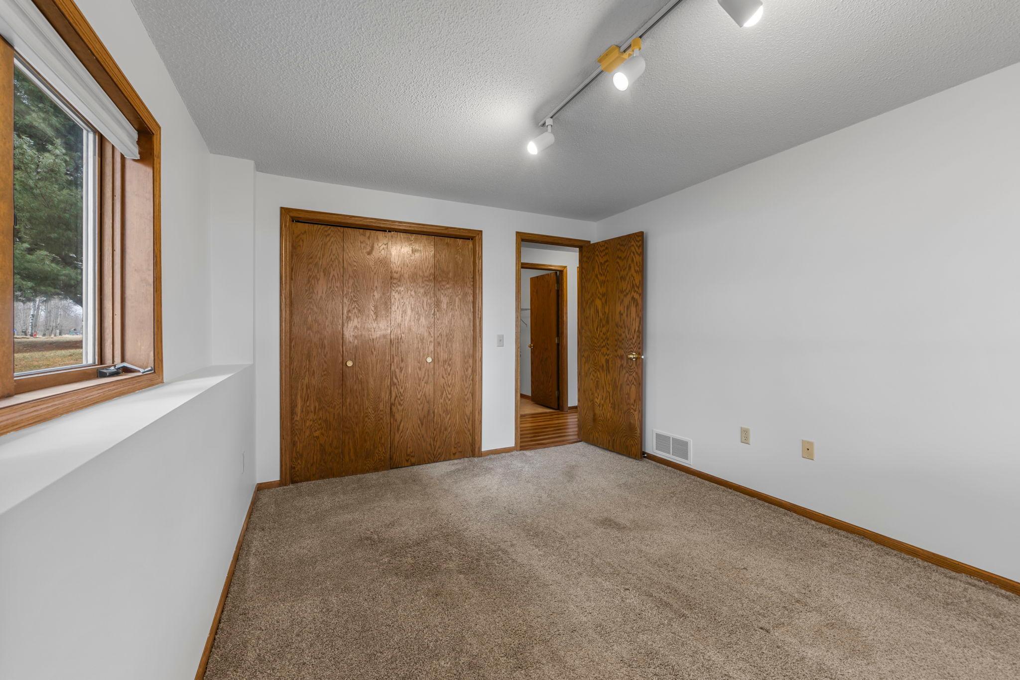 31883 Lakeway Drive NE