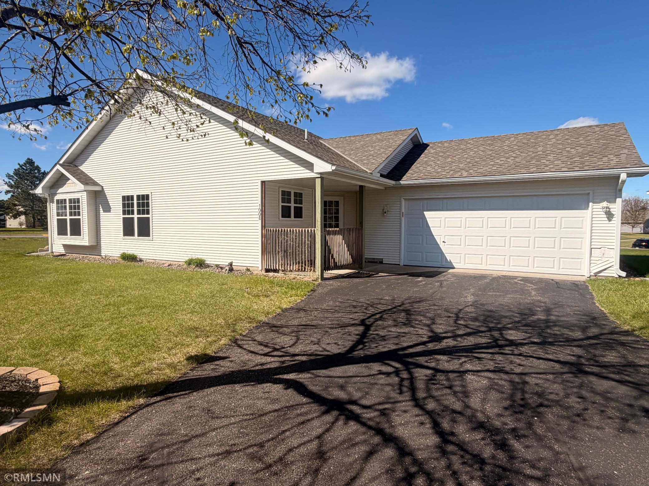 1008 Pleasant View Court NW