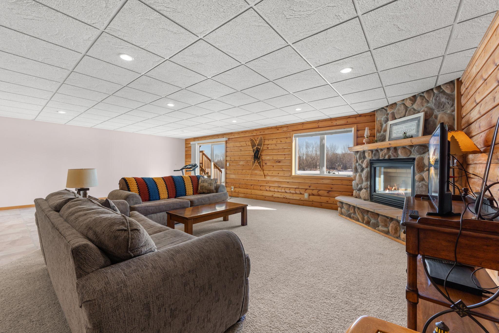 8755 Coral Sea Court NE