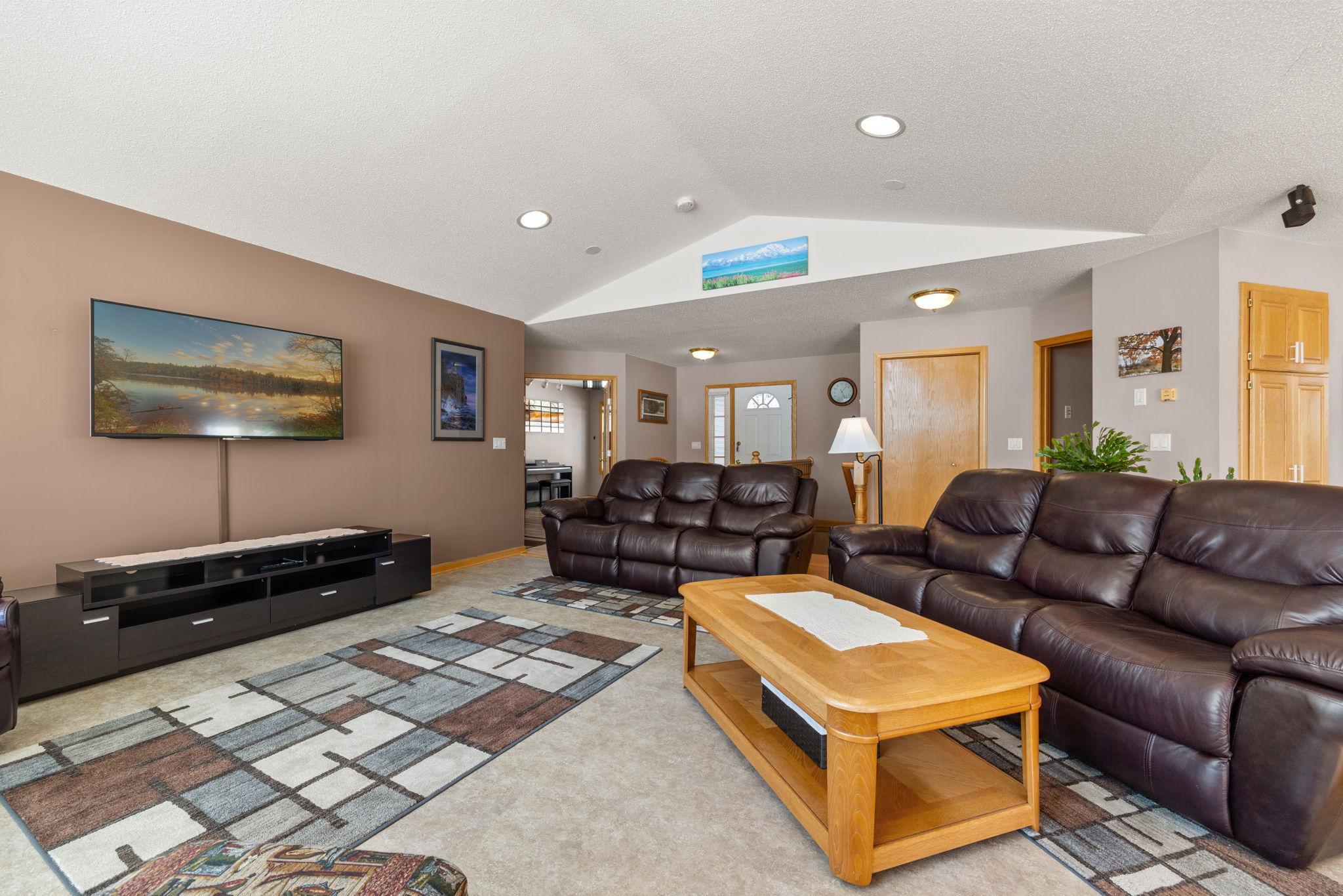 8755 Coral Sea Court NE