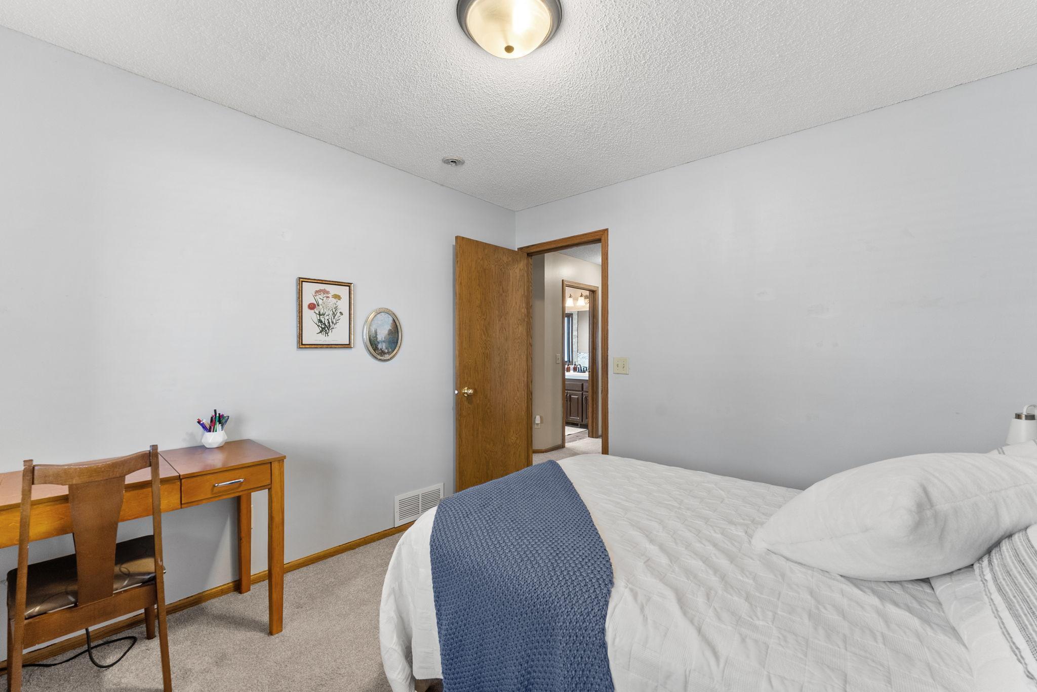 33584 Washington Street NE