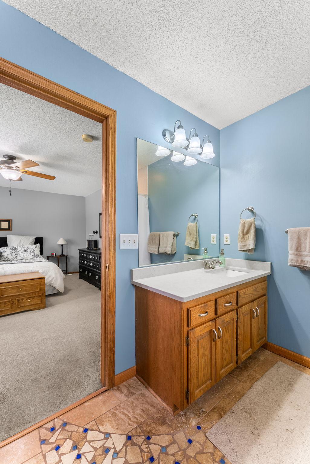 33584 Washington Street NE