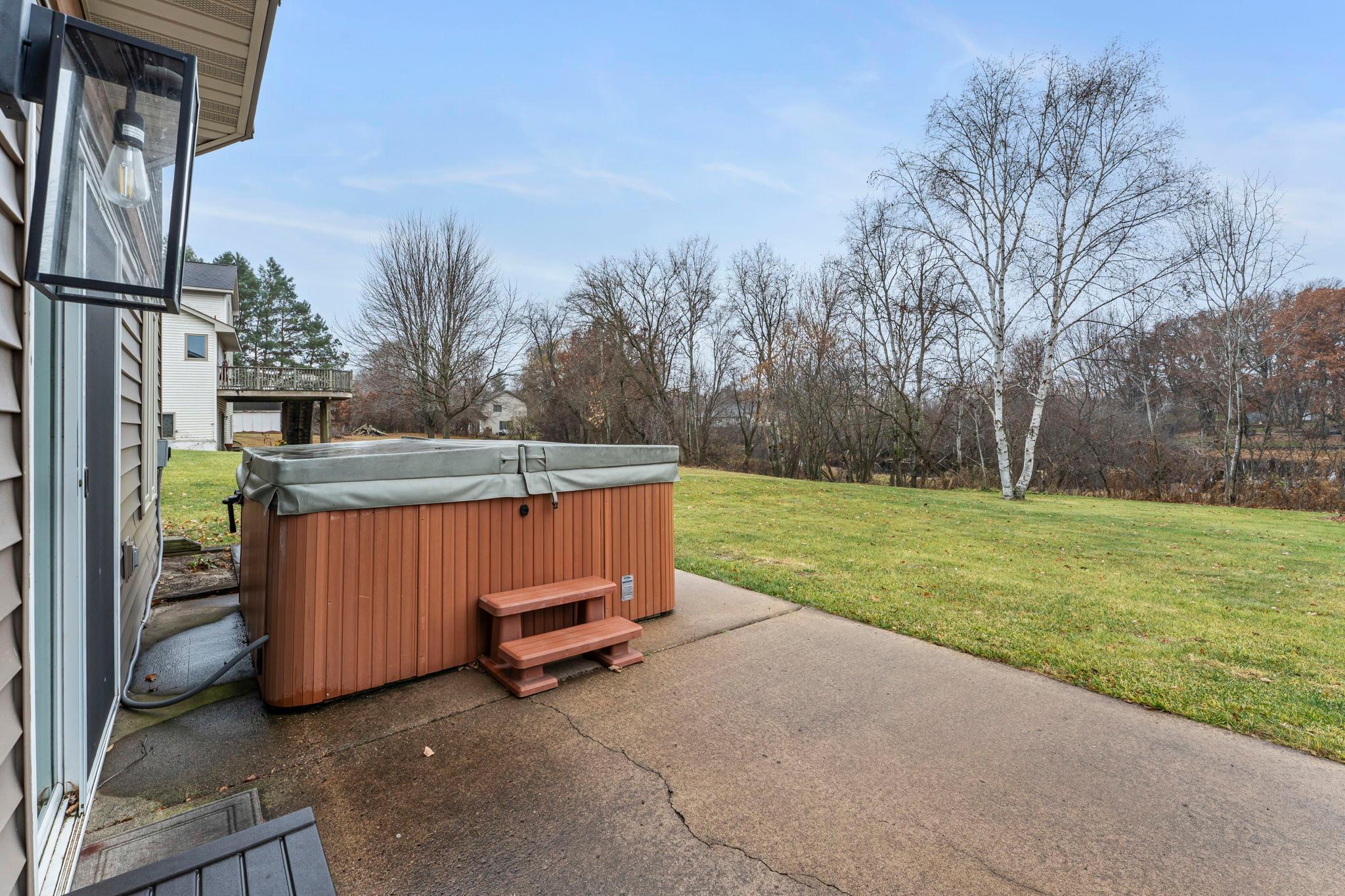 33584 Washington Street NE