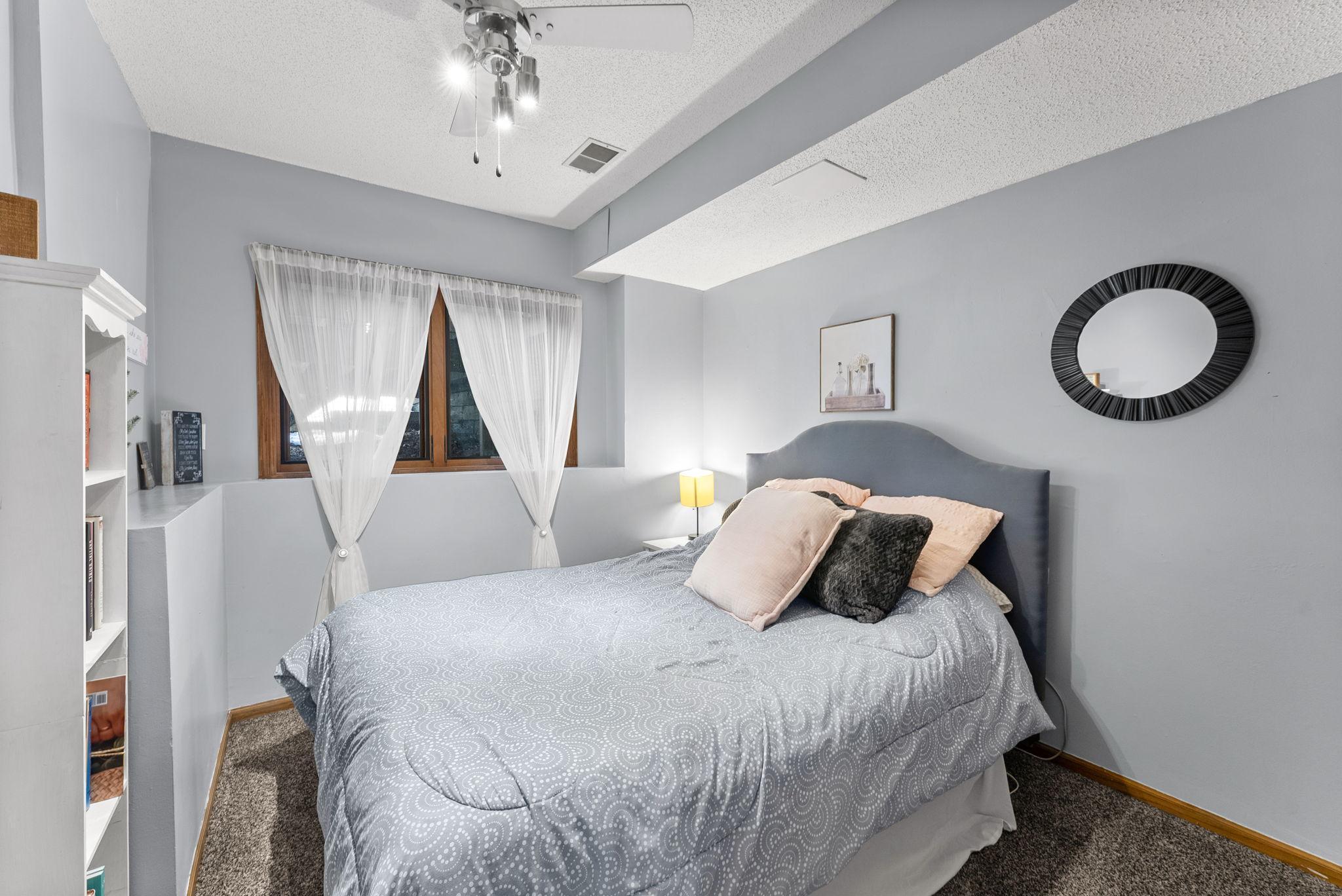 33584 Washington Street NE