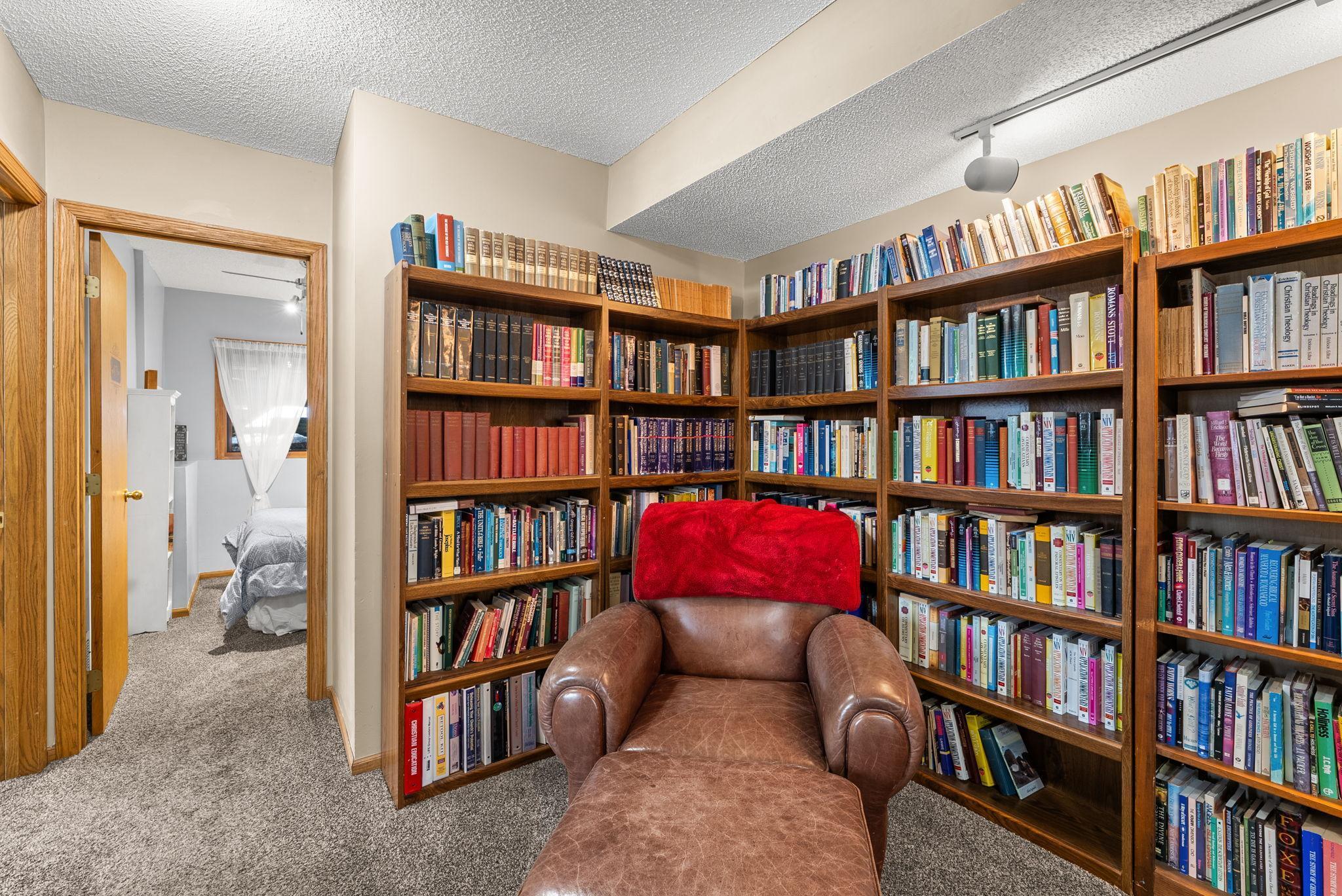 33584 Washington Street NE