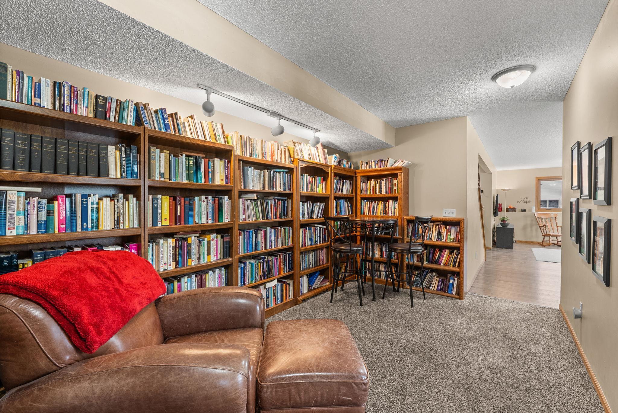 33584 Washington Street NE